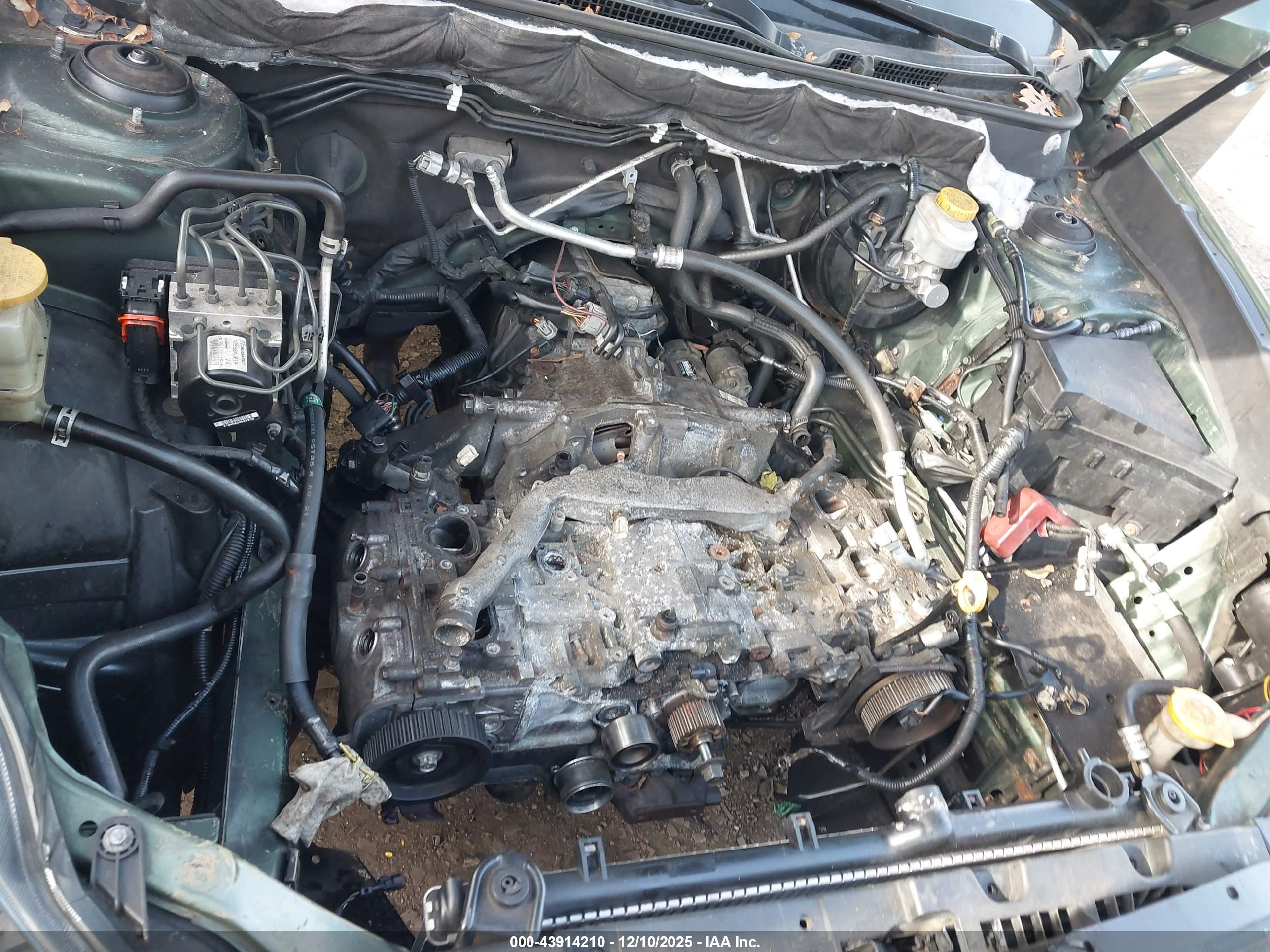 SUBARU OUTBACK image 10