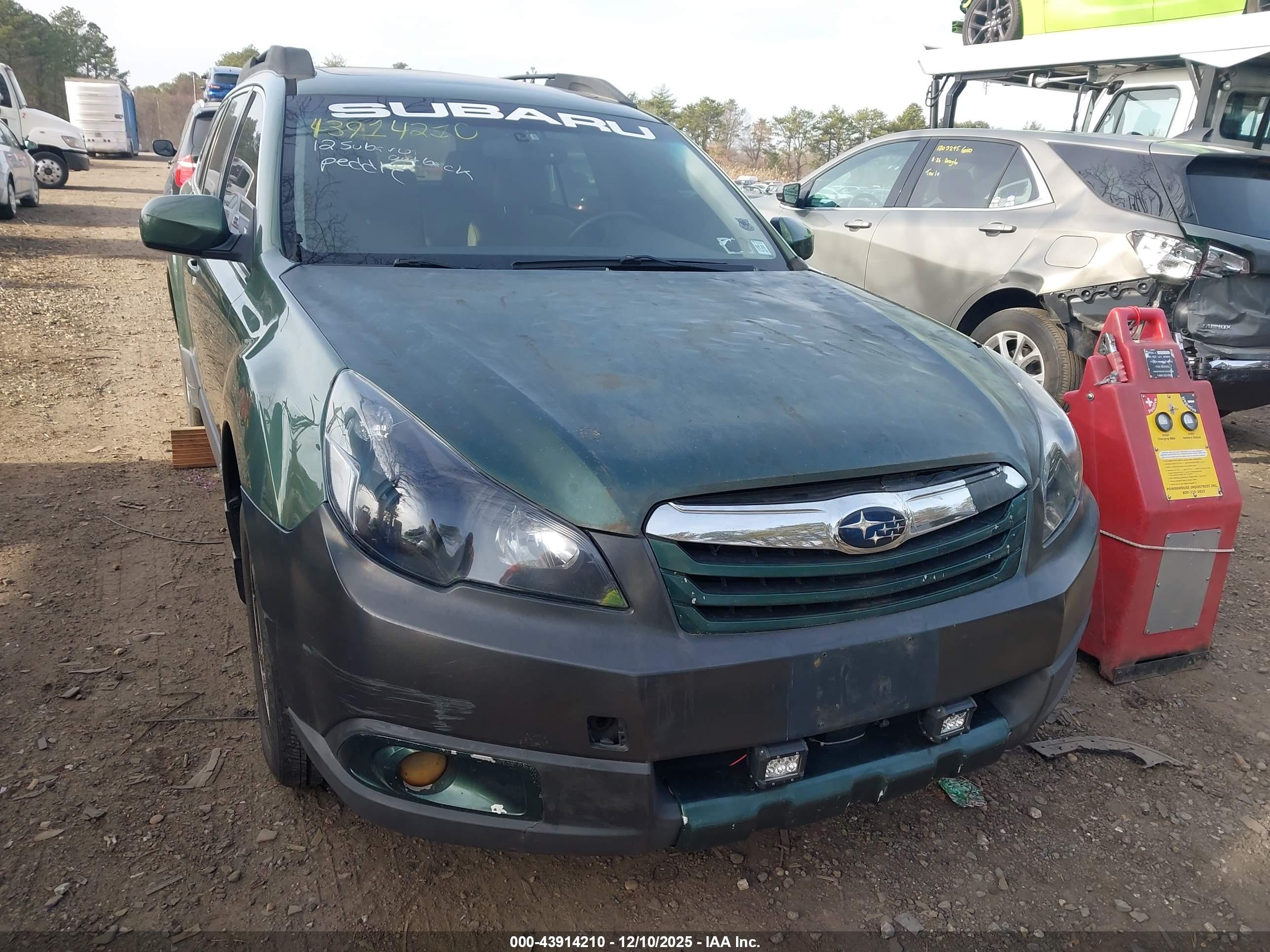 SUBARU OUTBACK image 6