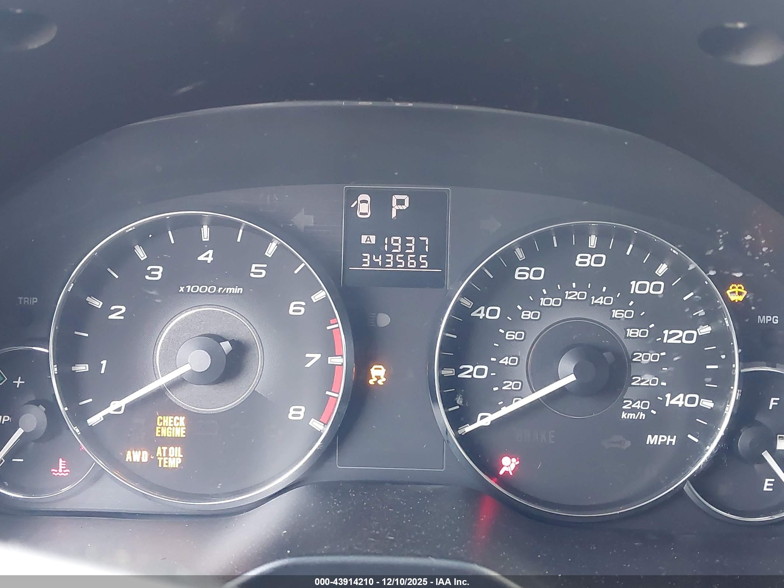 SUBARU OUTBACK image 7