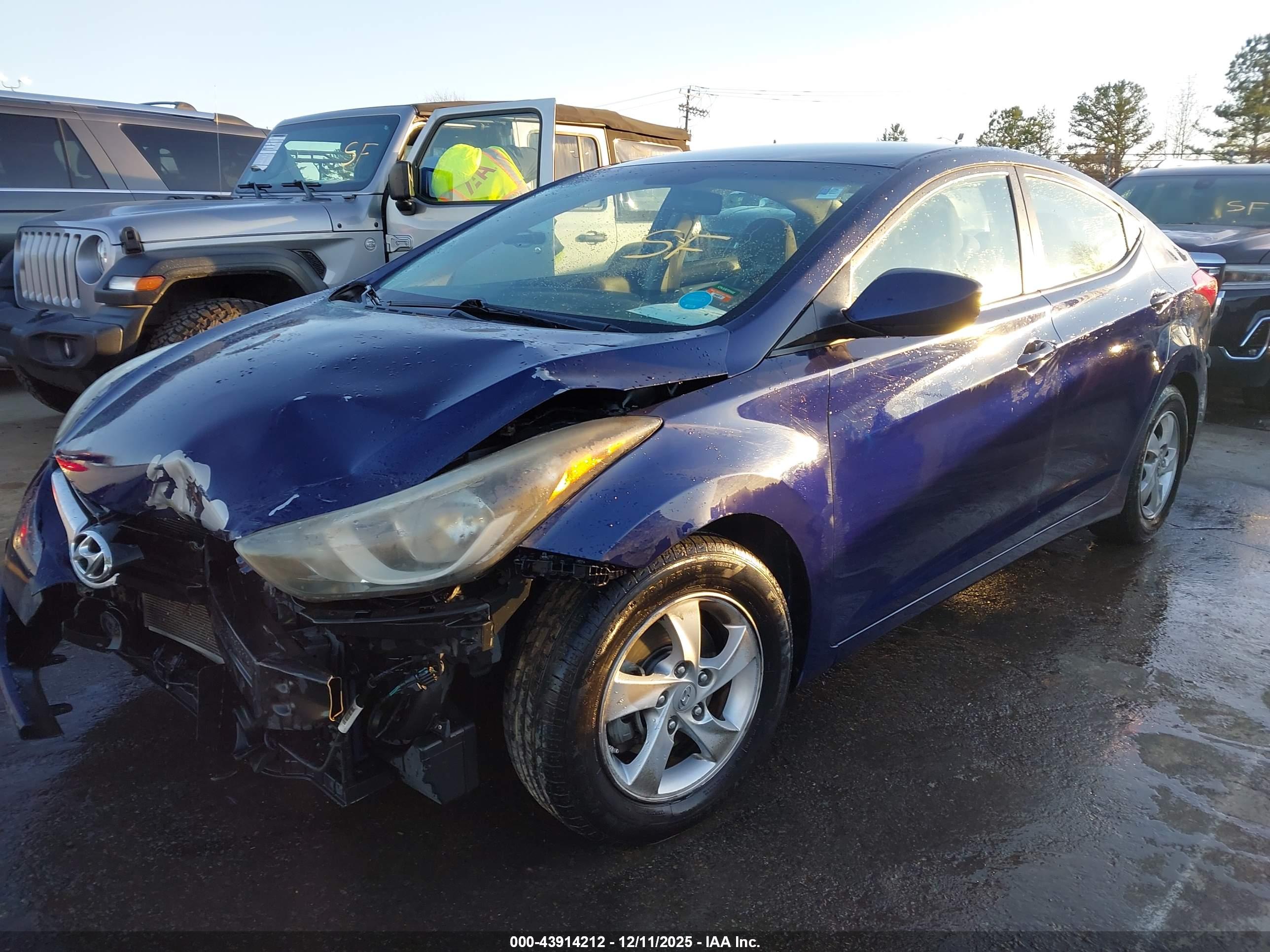 HYUNDAI ELANTRA image 2