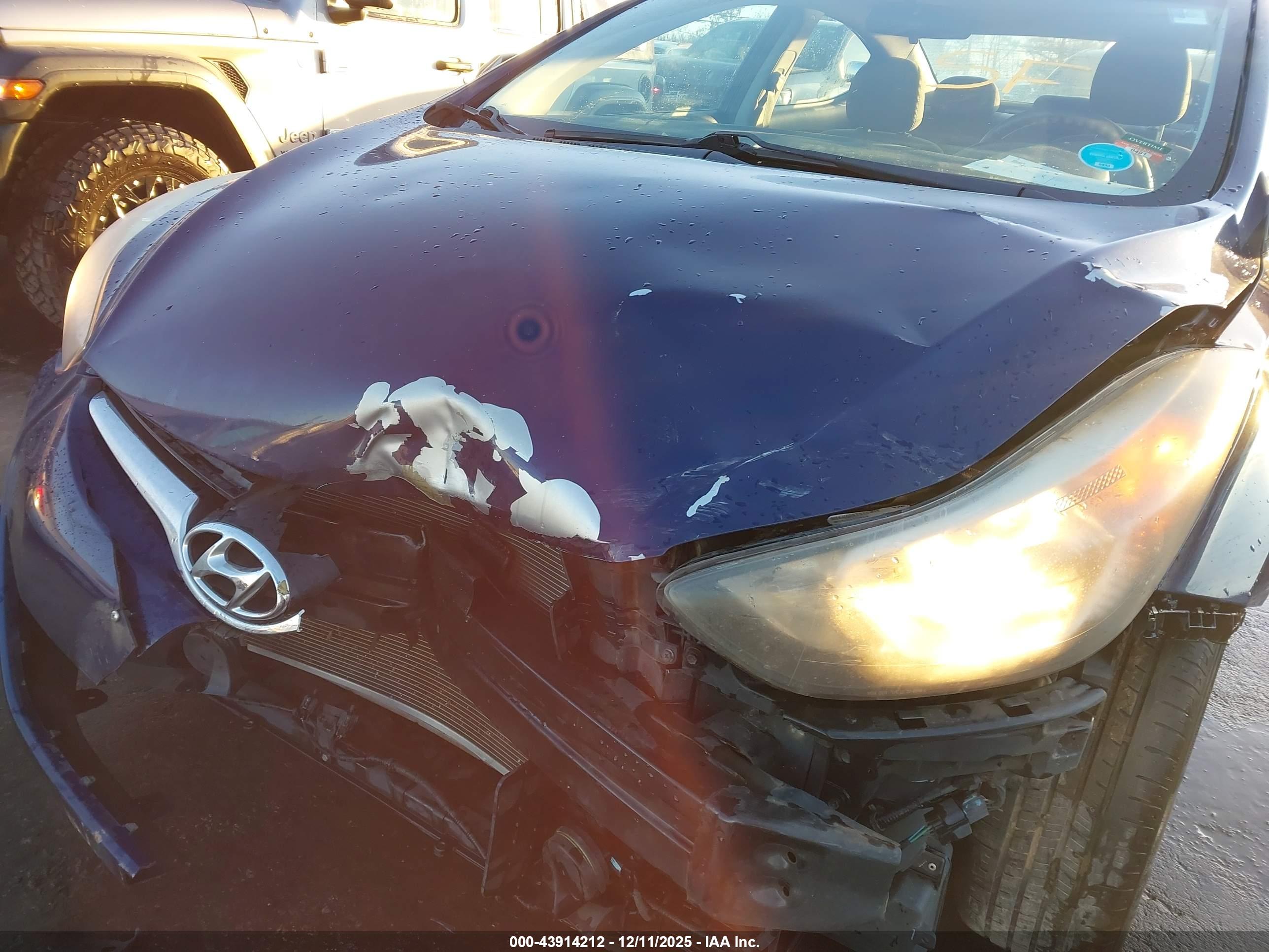HYUNDAI ELANTRA image 6
