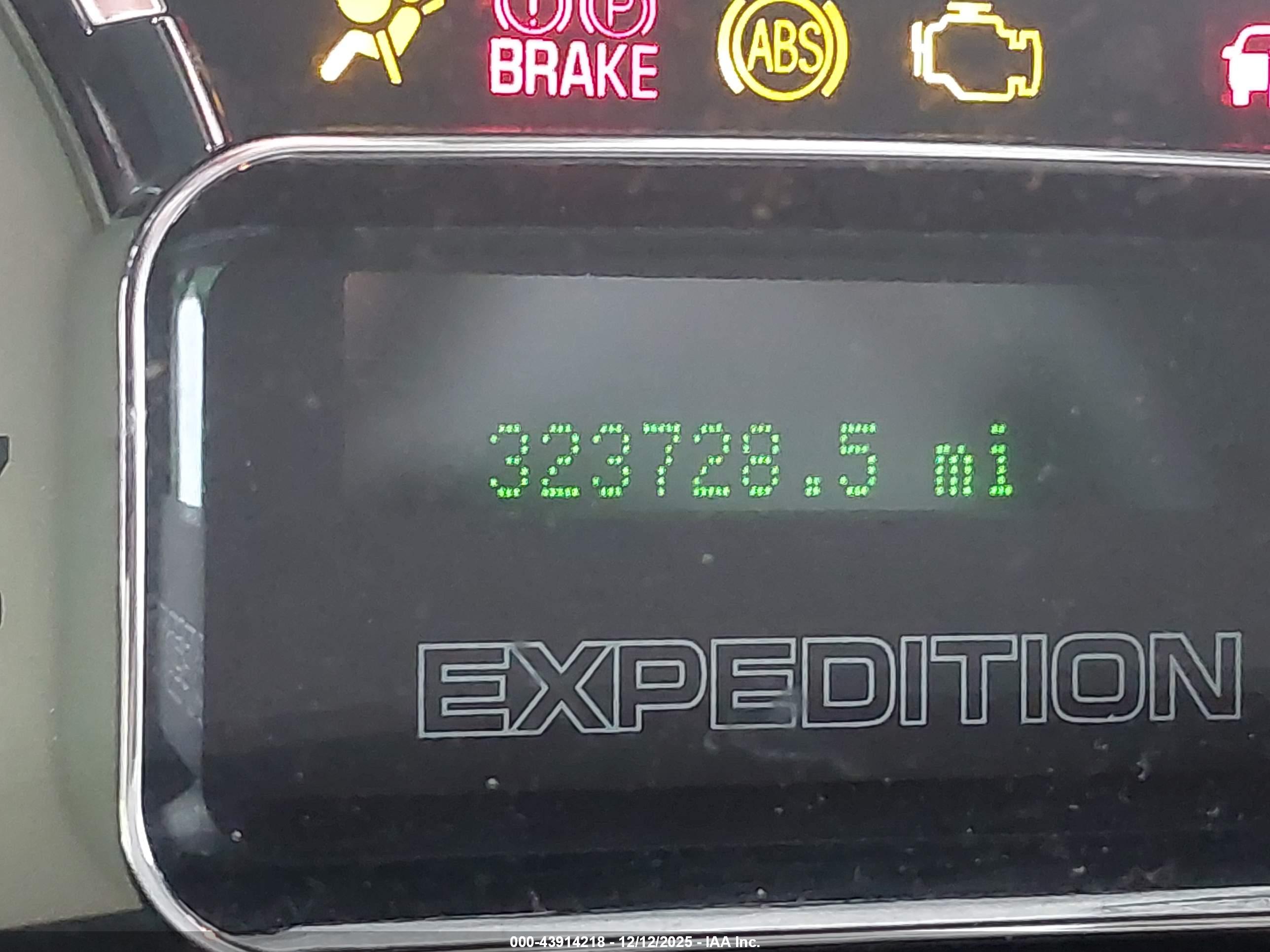 FORD EXPEDITION image 7