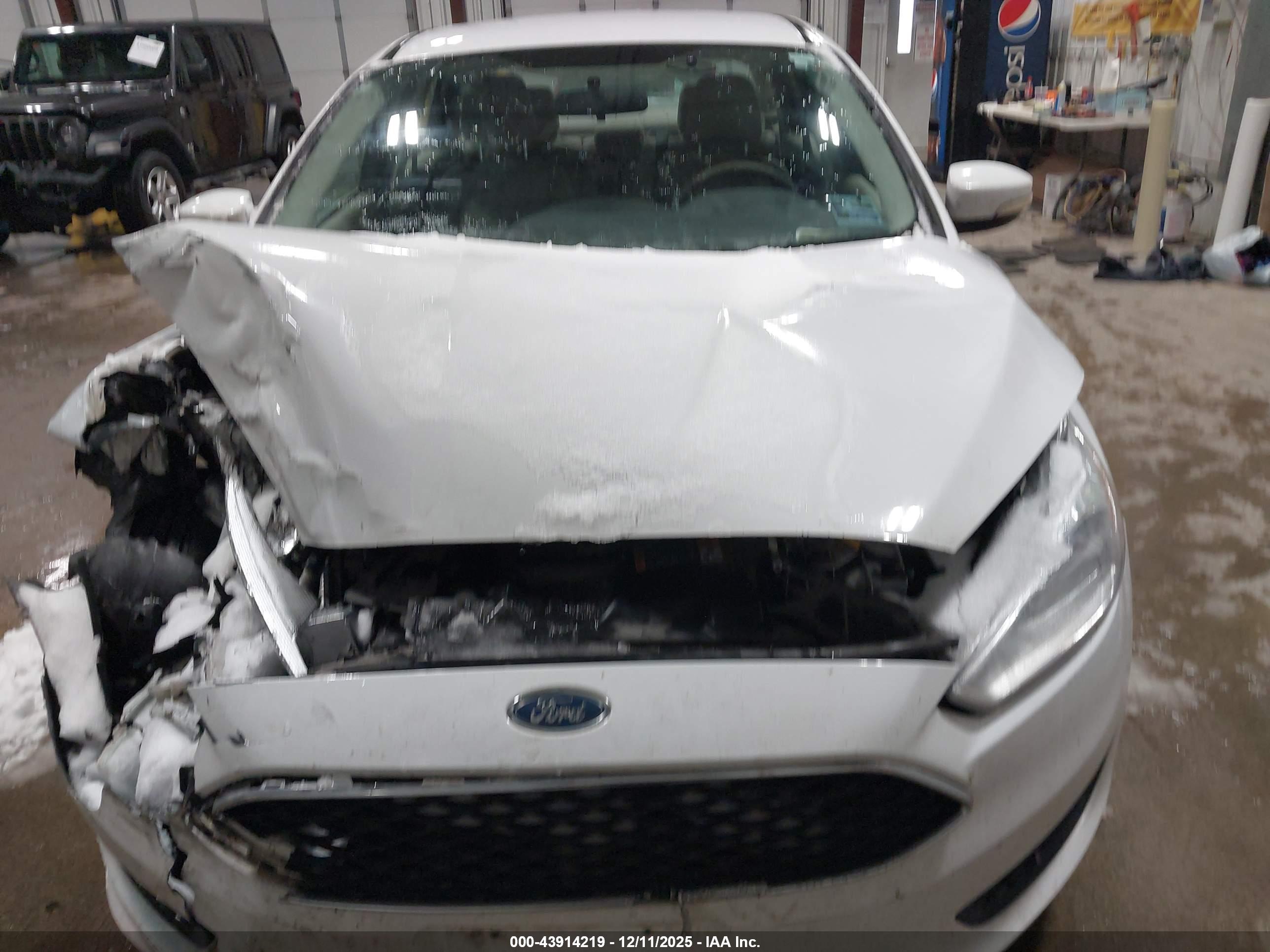 FORD FOCUS image 10