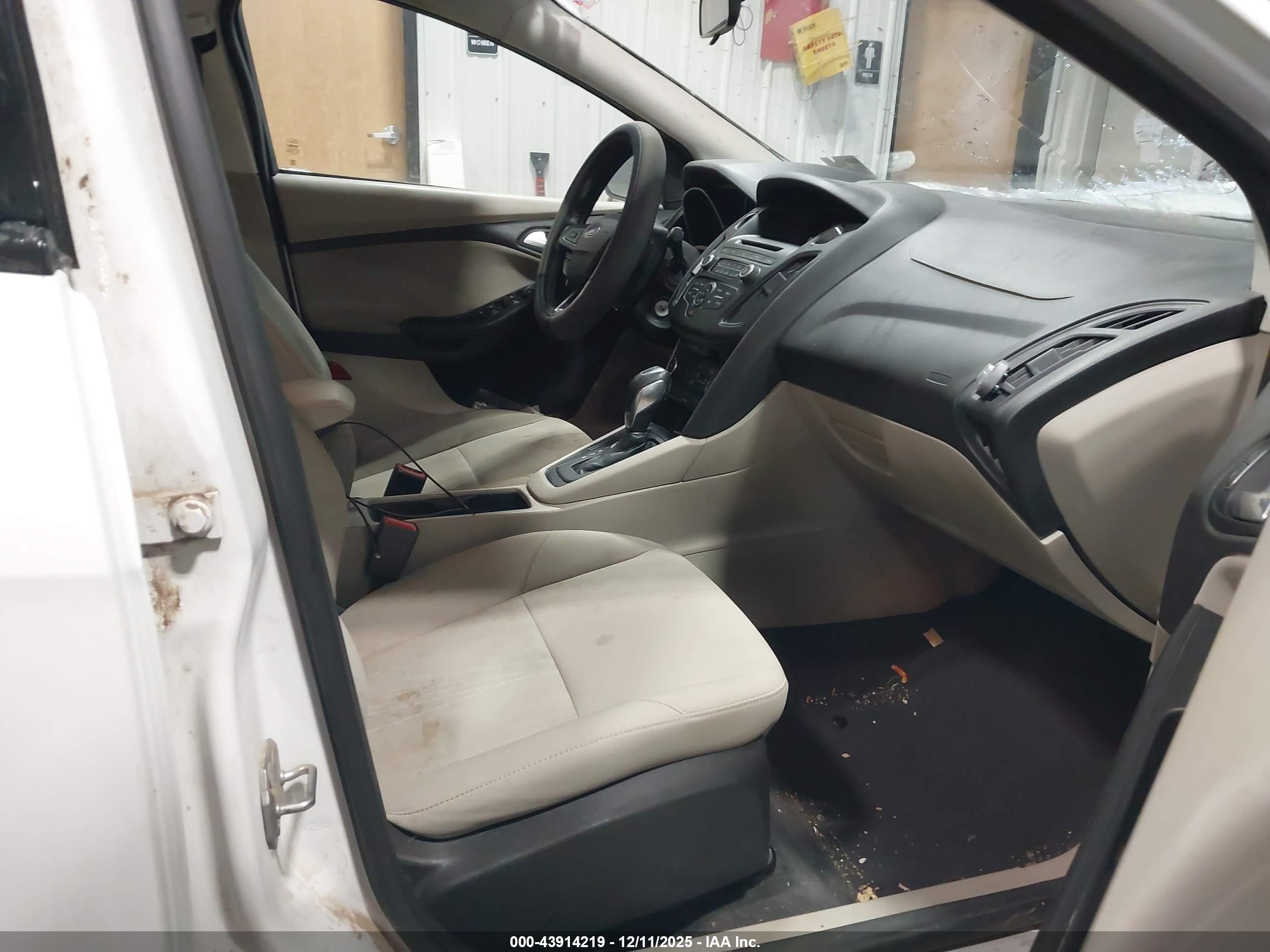 FORD FOCUS image 5