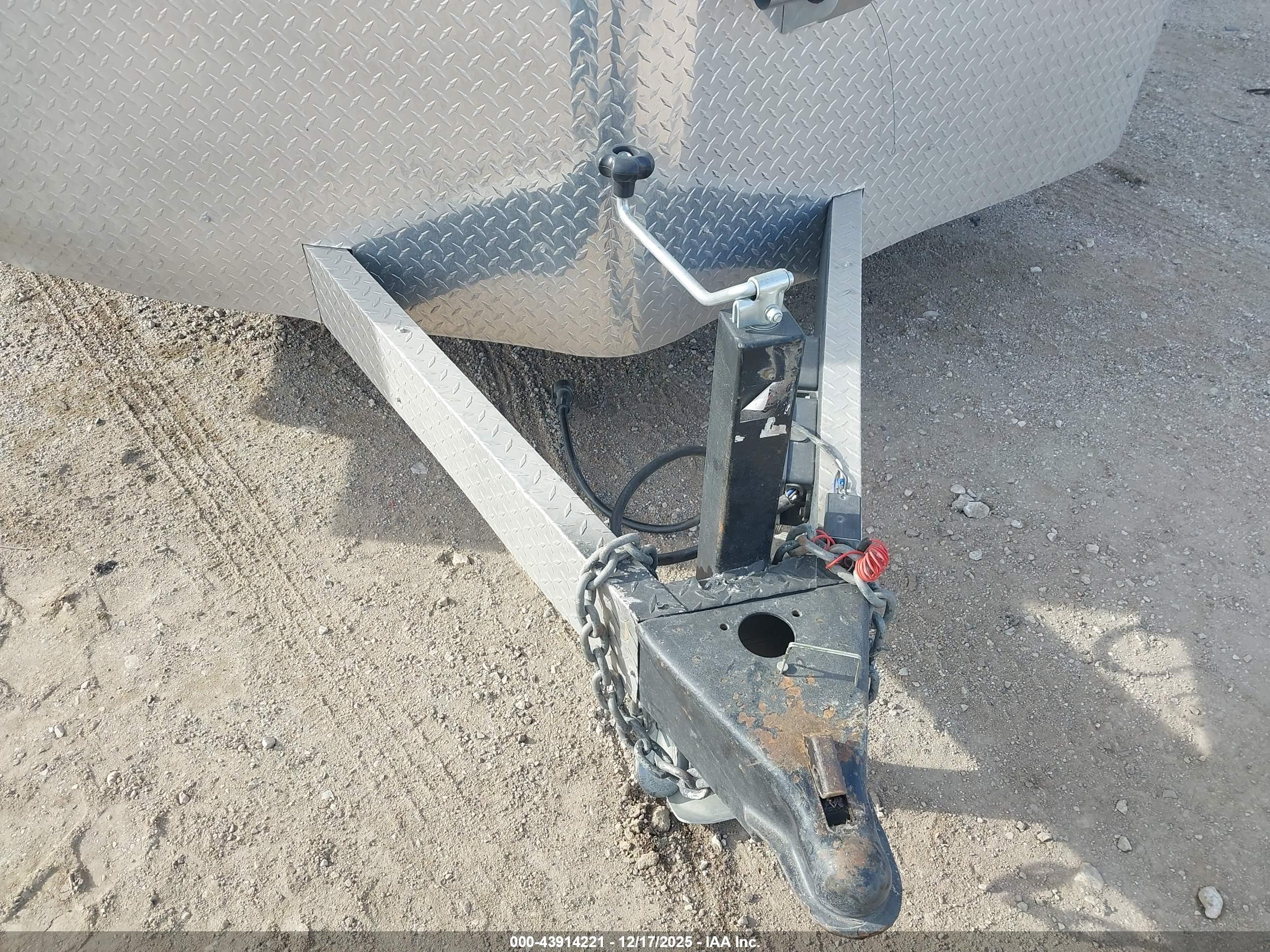 R M image 7