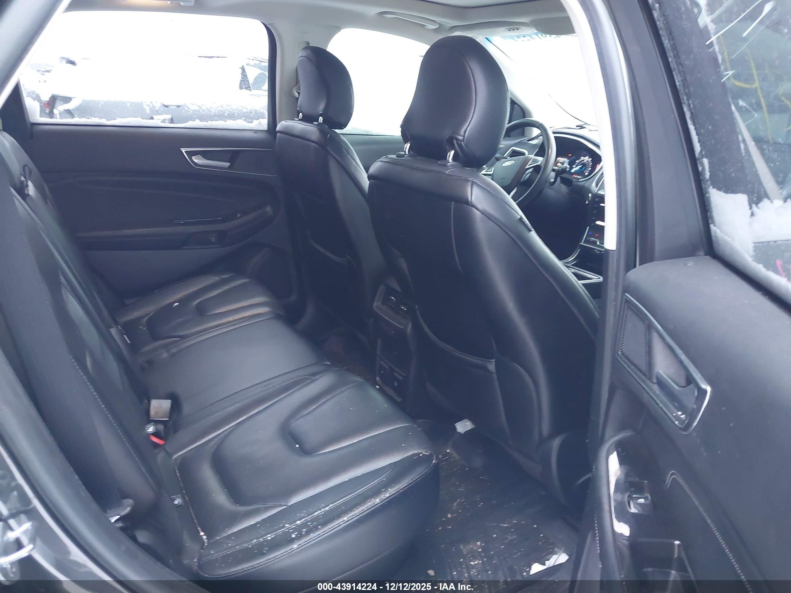 FORD EDGE image 8