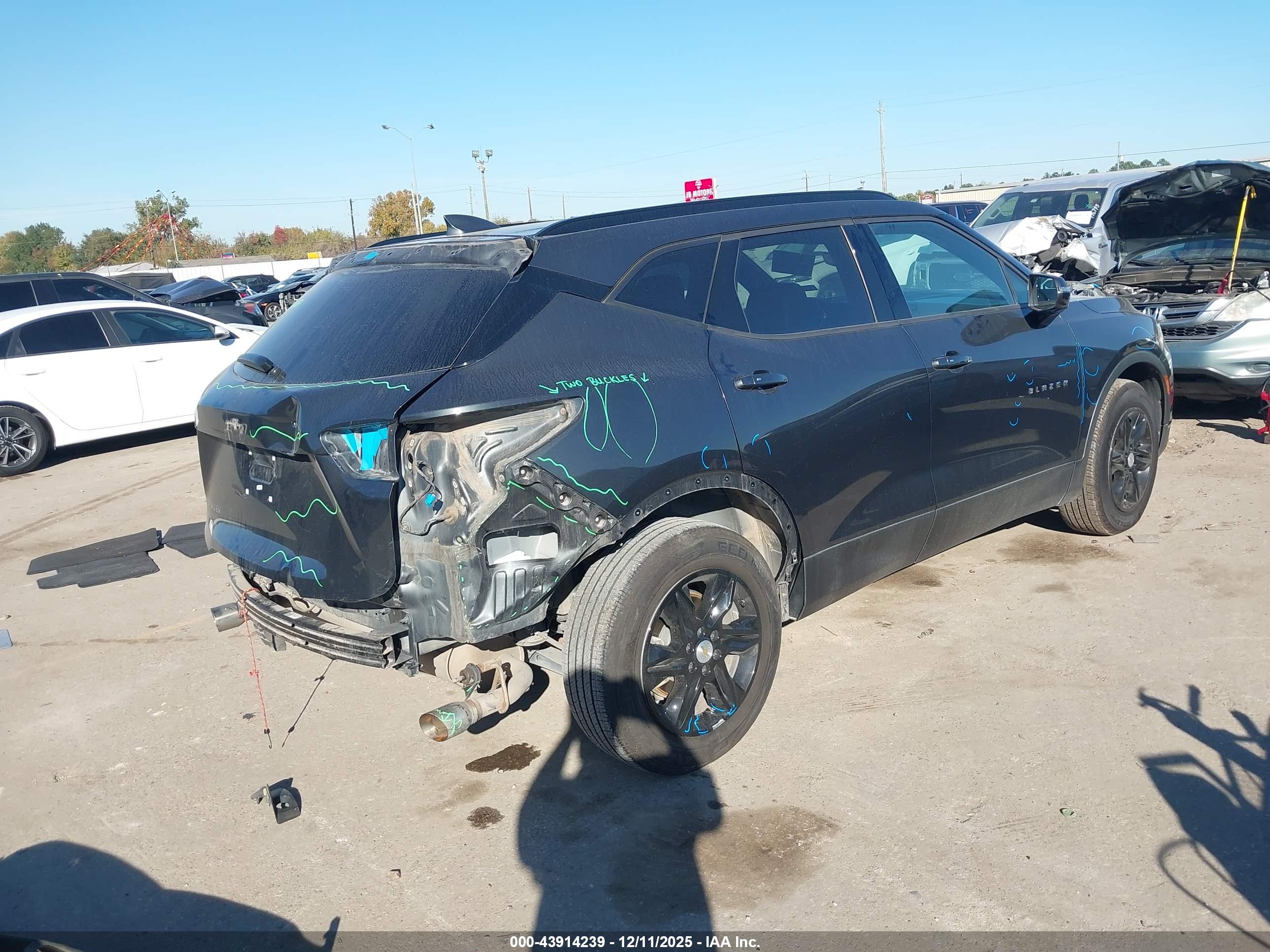 CHEVROLET BLAZER image 4