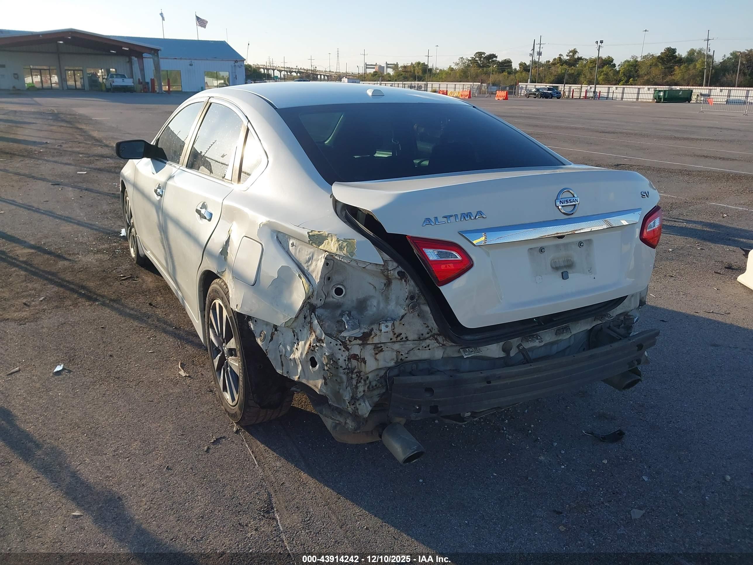 NISSAN ALTIMA image 3