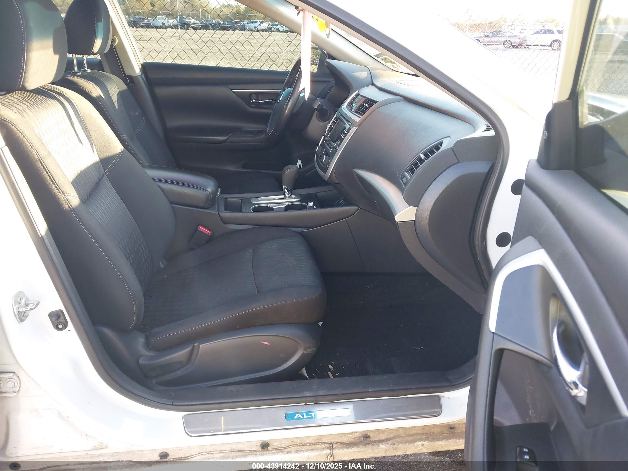 NISSAN ALTIMA image 5