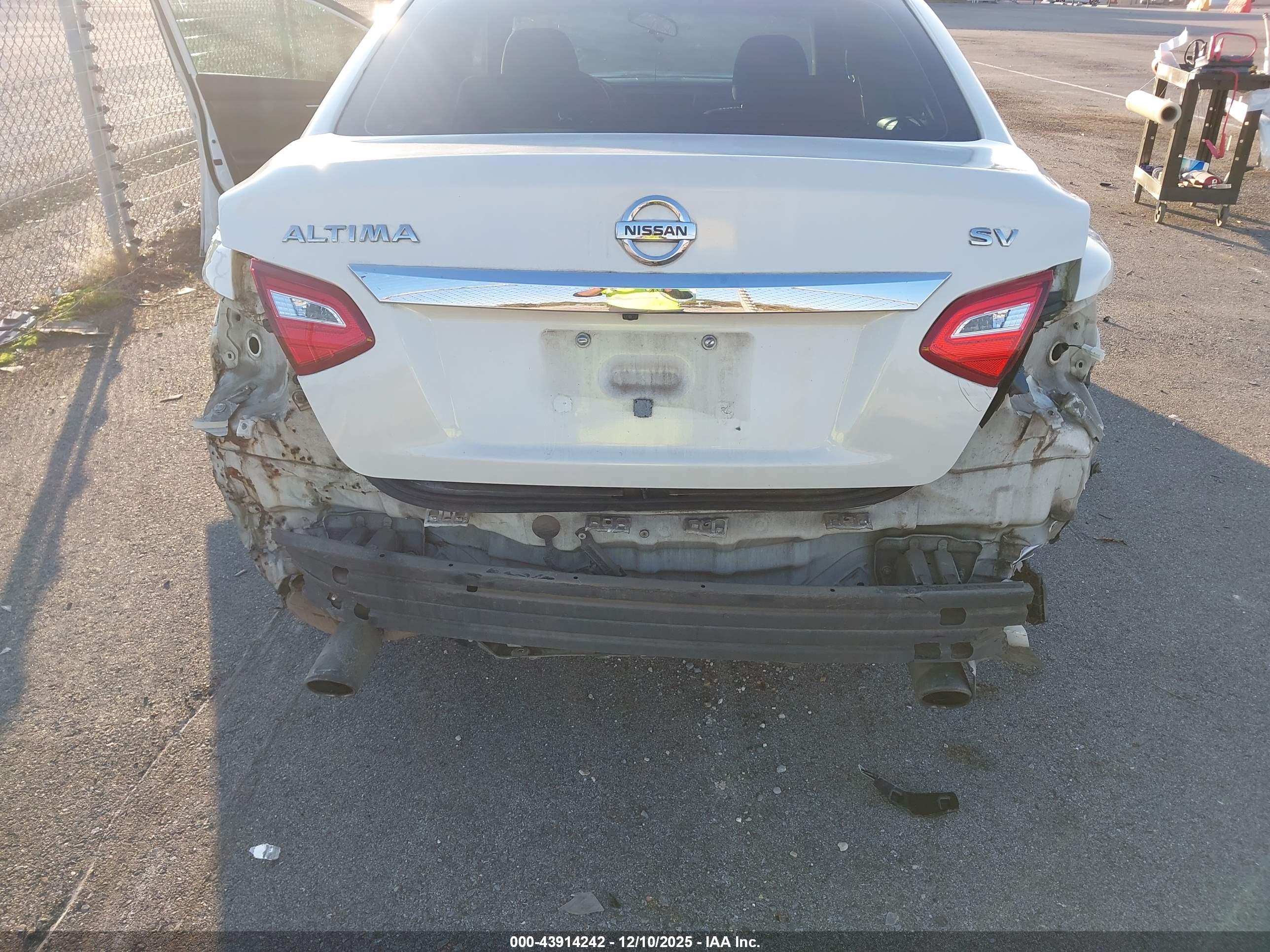 NISSAN ALTIMA image 6