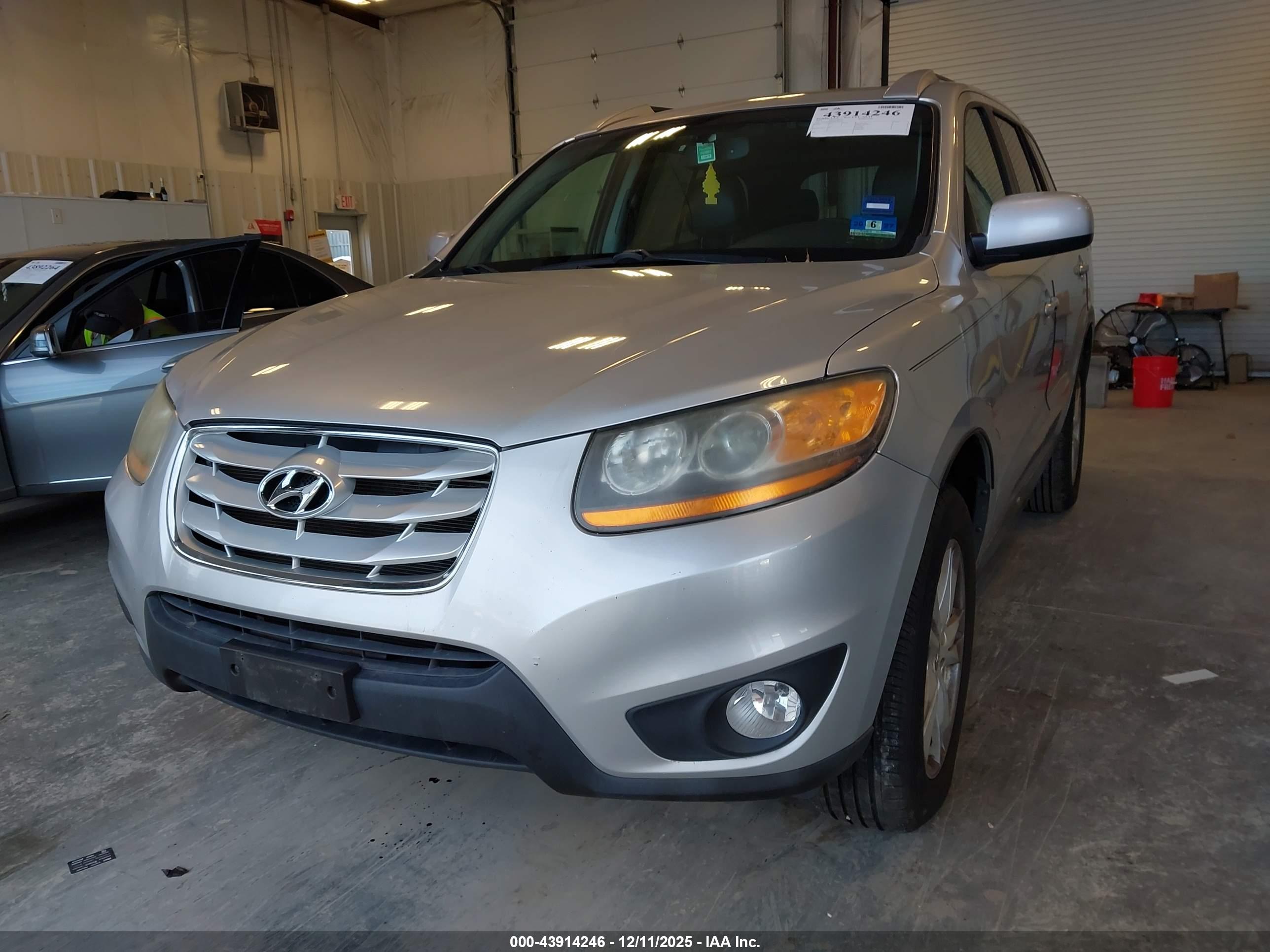HYUNDAI SANTA image 2