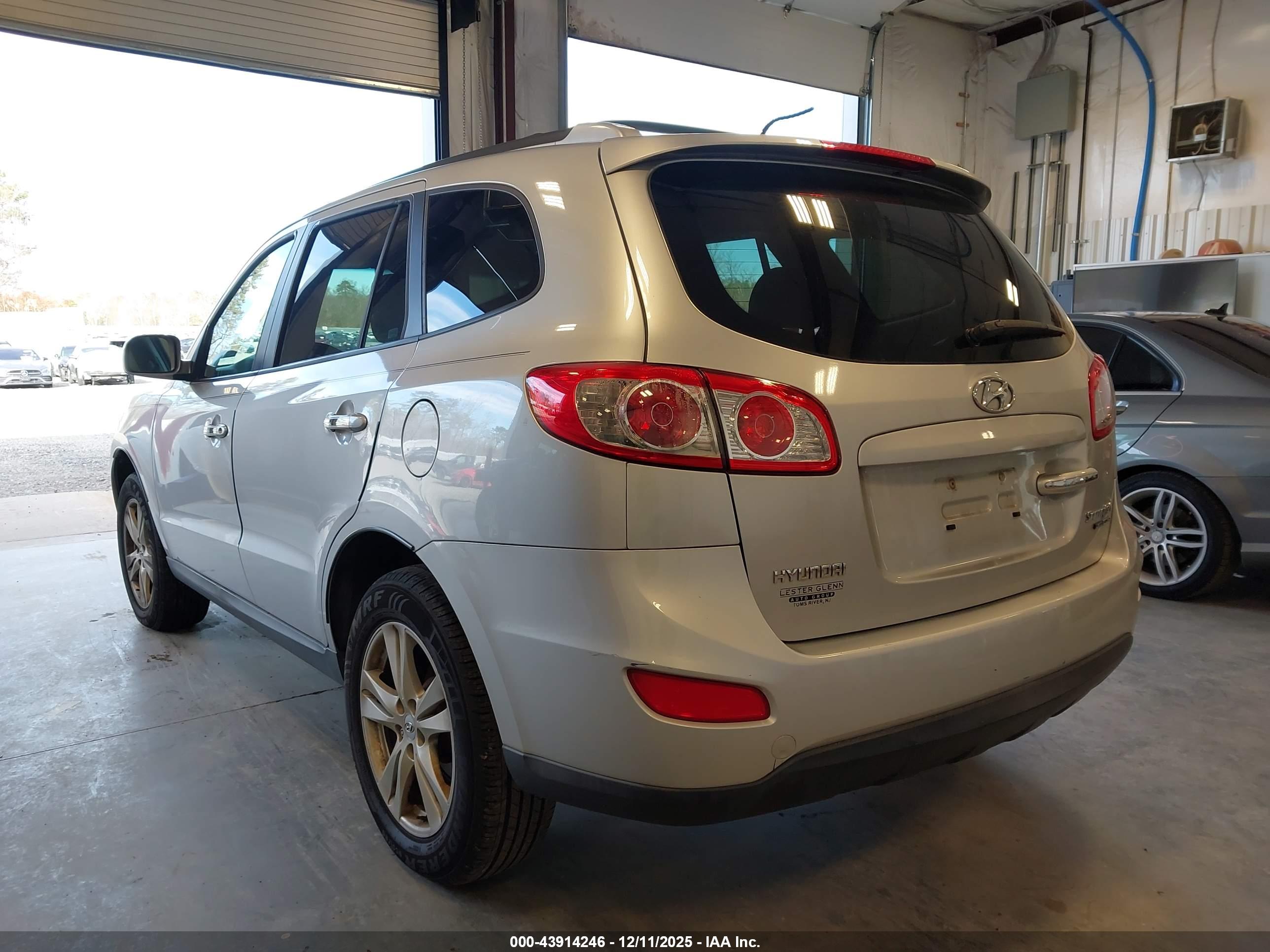 HYUNDAI SANTA image 3