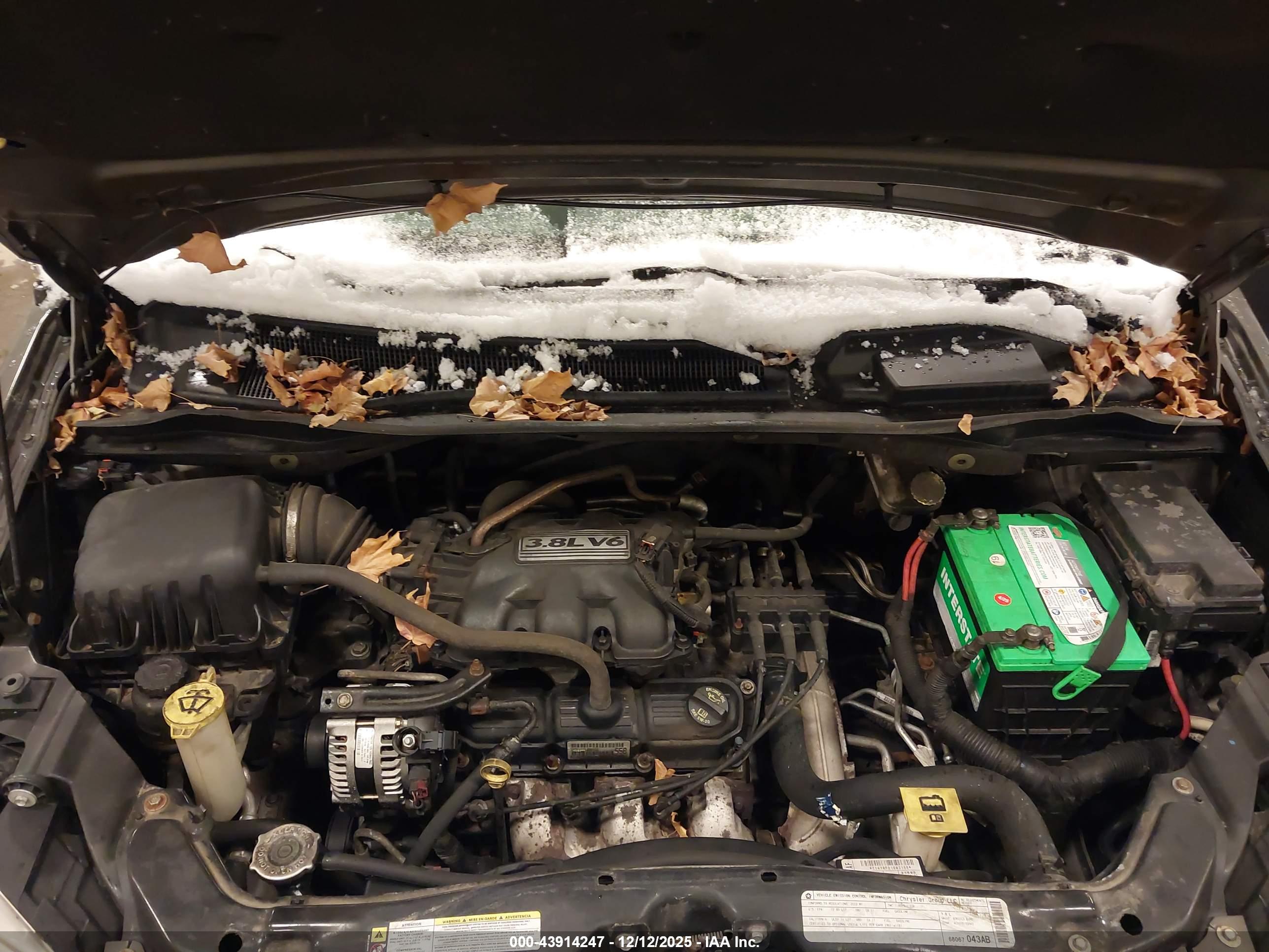 CHRYSLER TOWN image 10