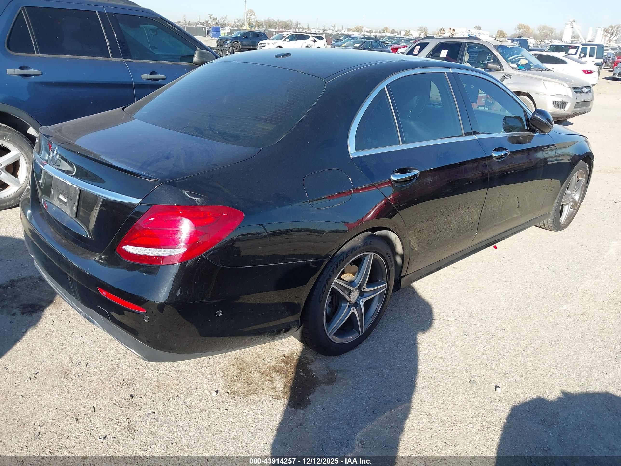 MERCEDES-BENZ E image 4