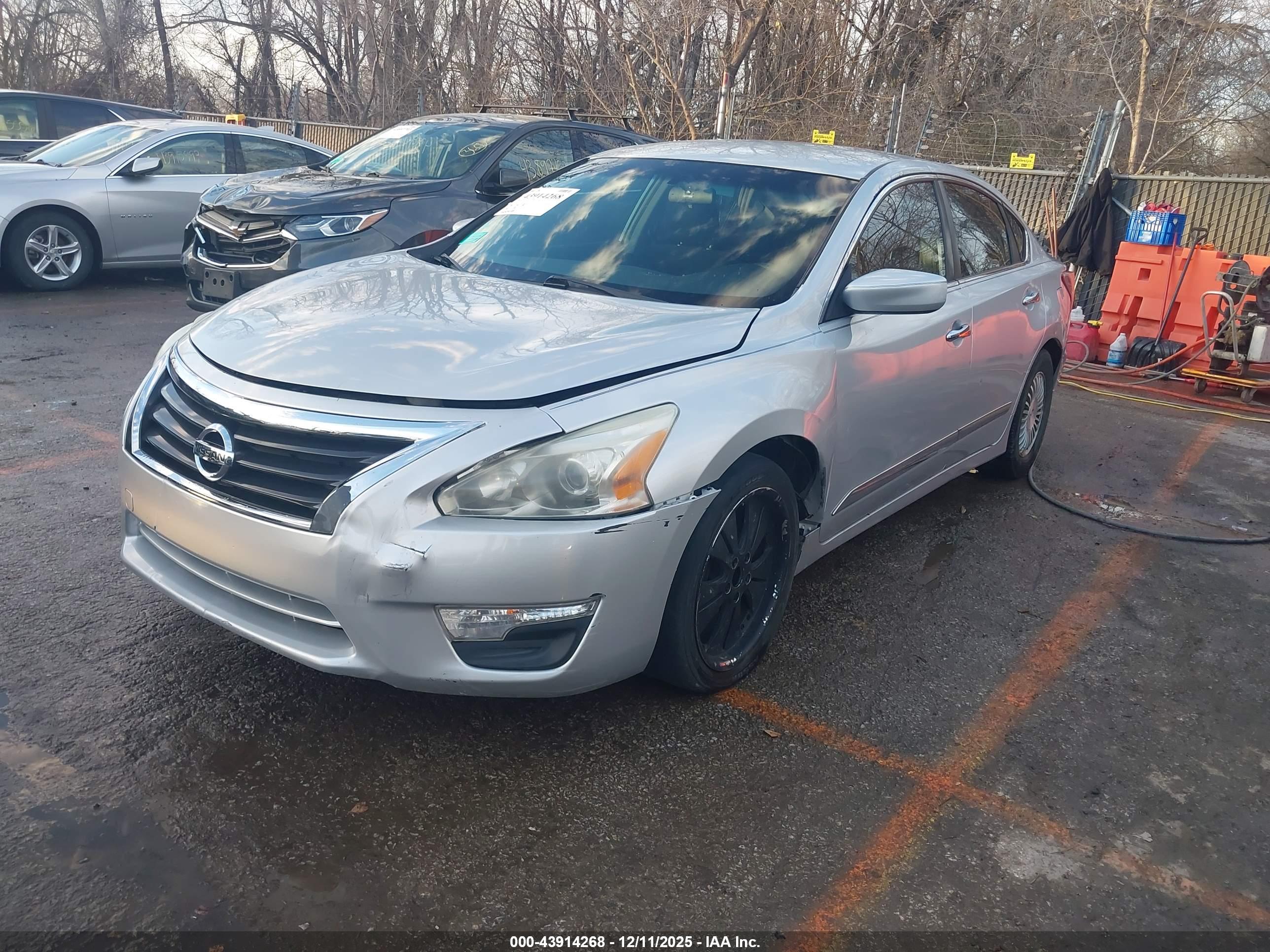 NISSAN ALTIMA image 2
