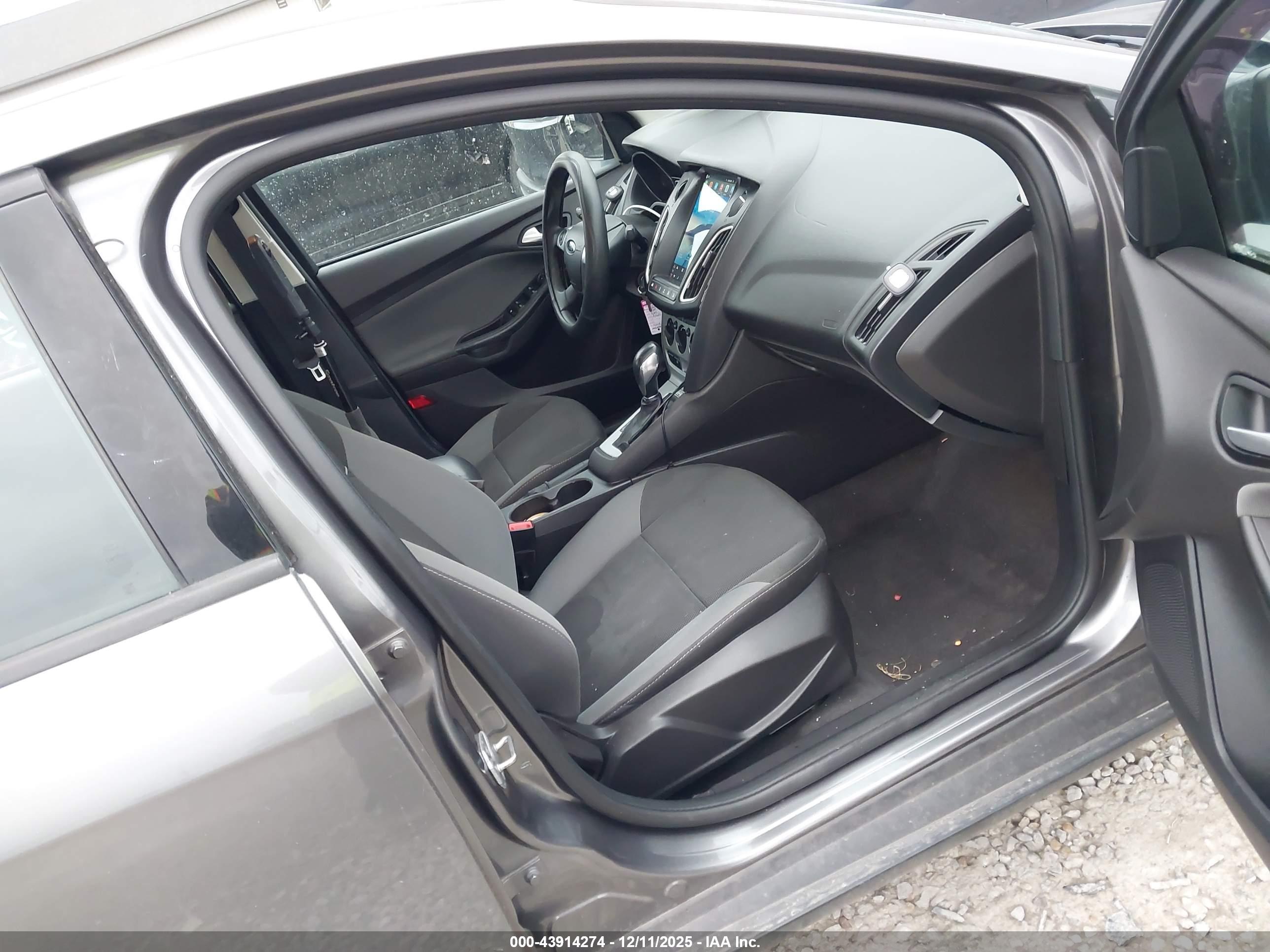 FORD FOCUS image 5