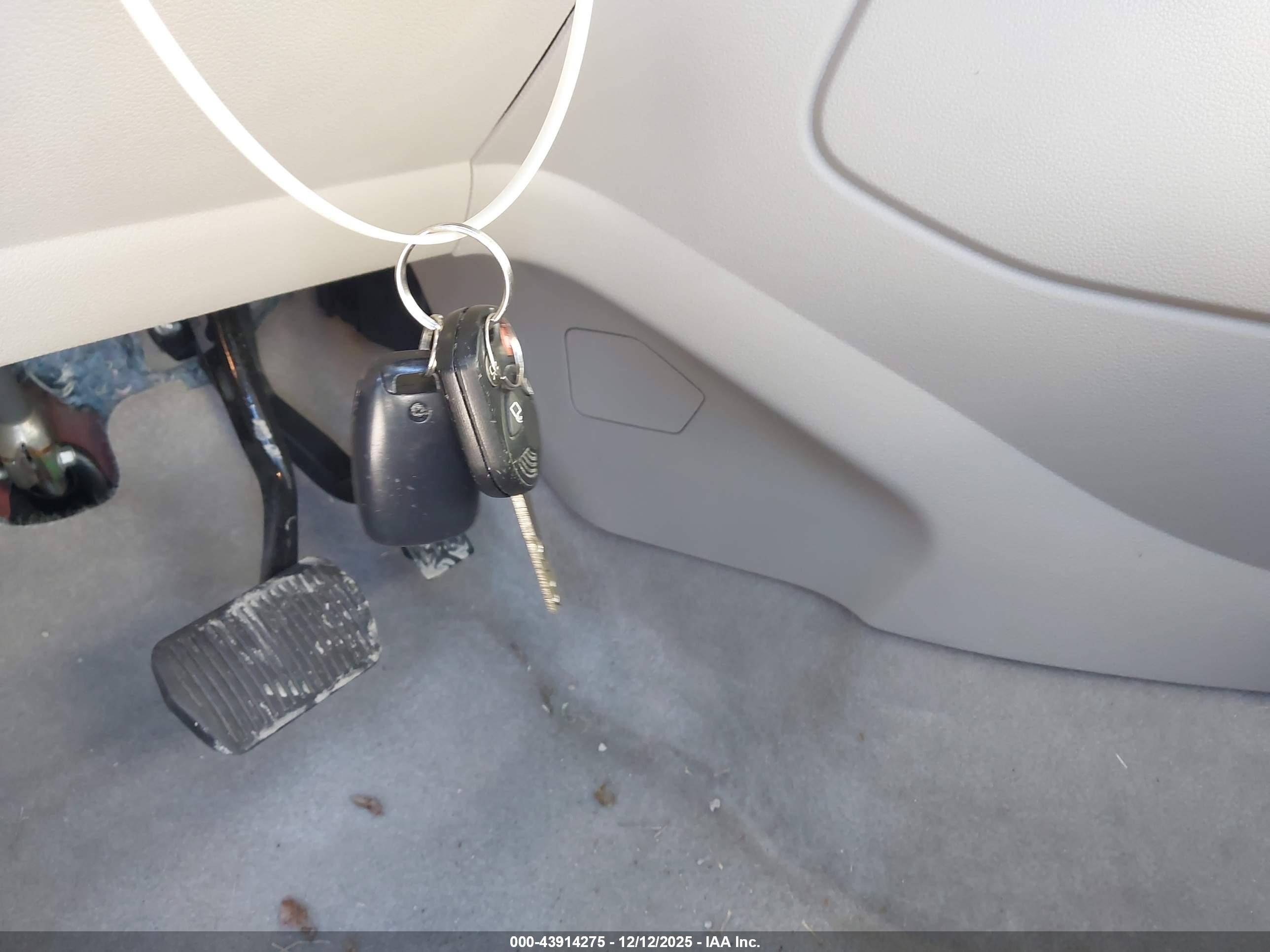 FORD ESCAPE image 11