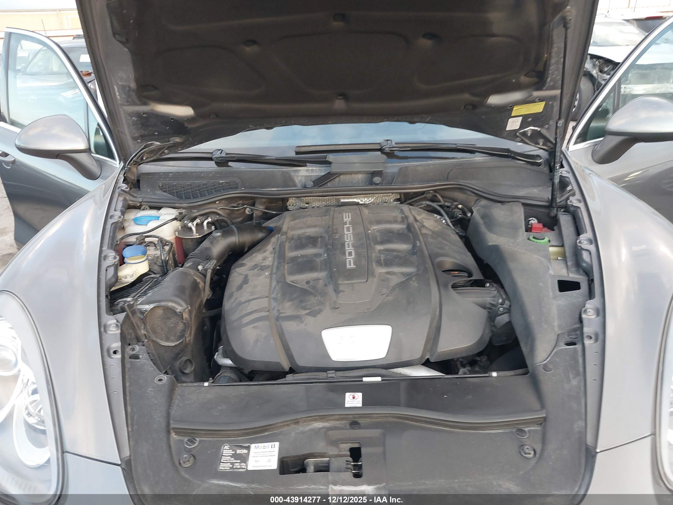 PORSCHE CAYENNE image 10