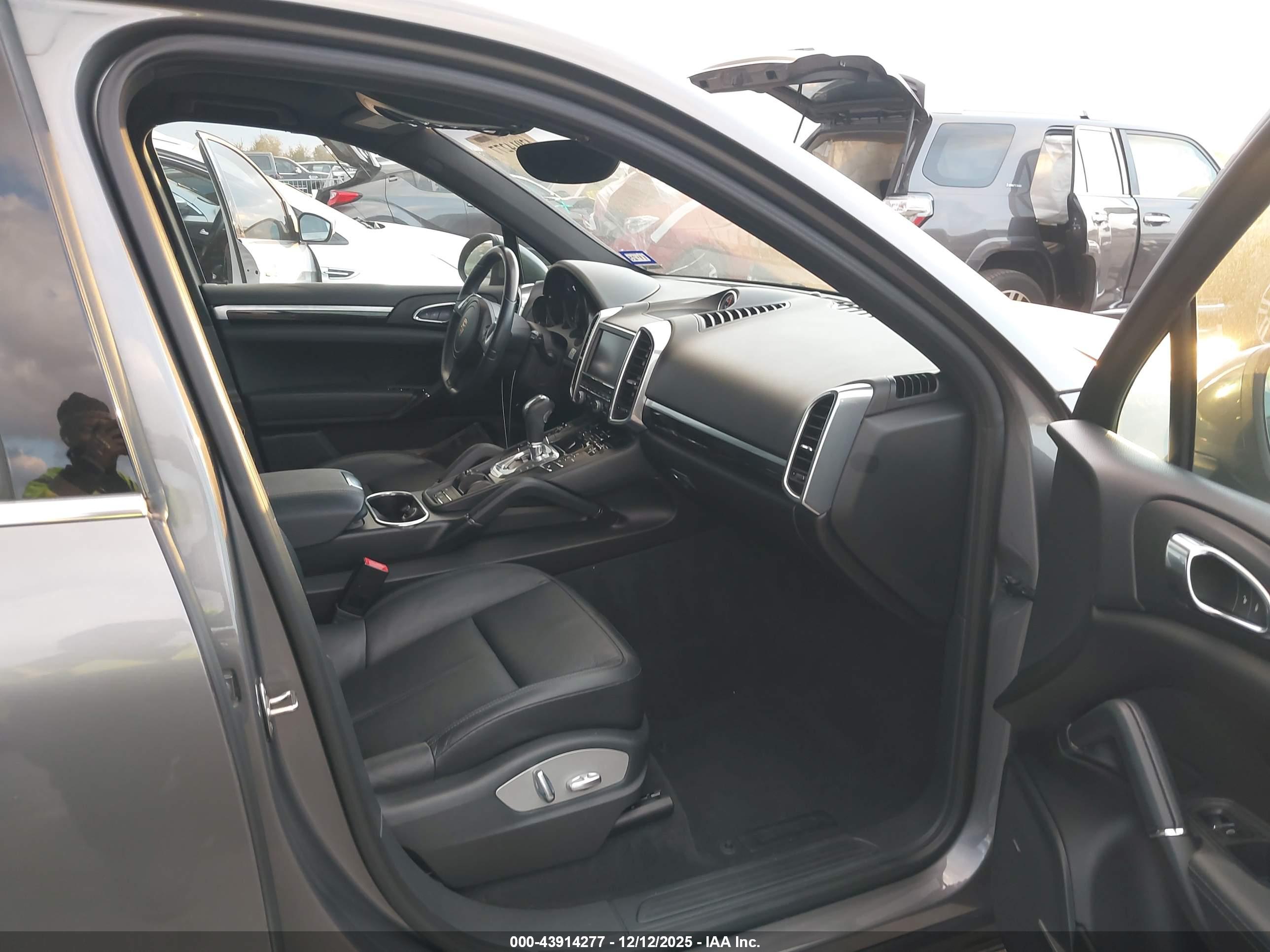 PORSCHE CAYENNE image 5