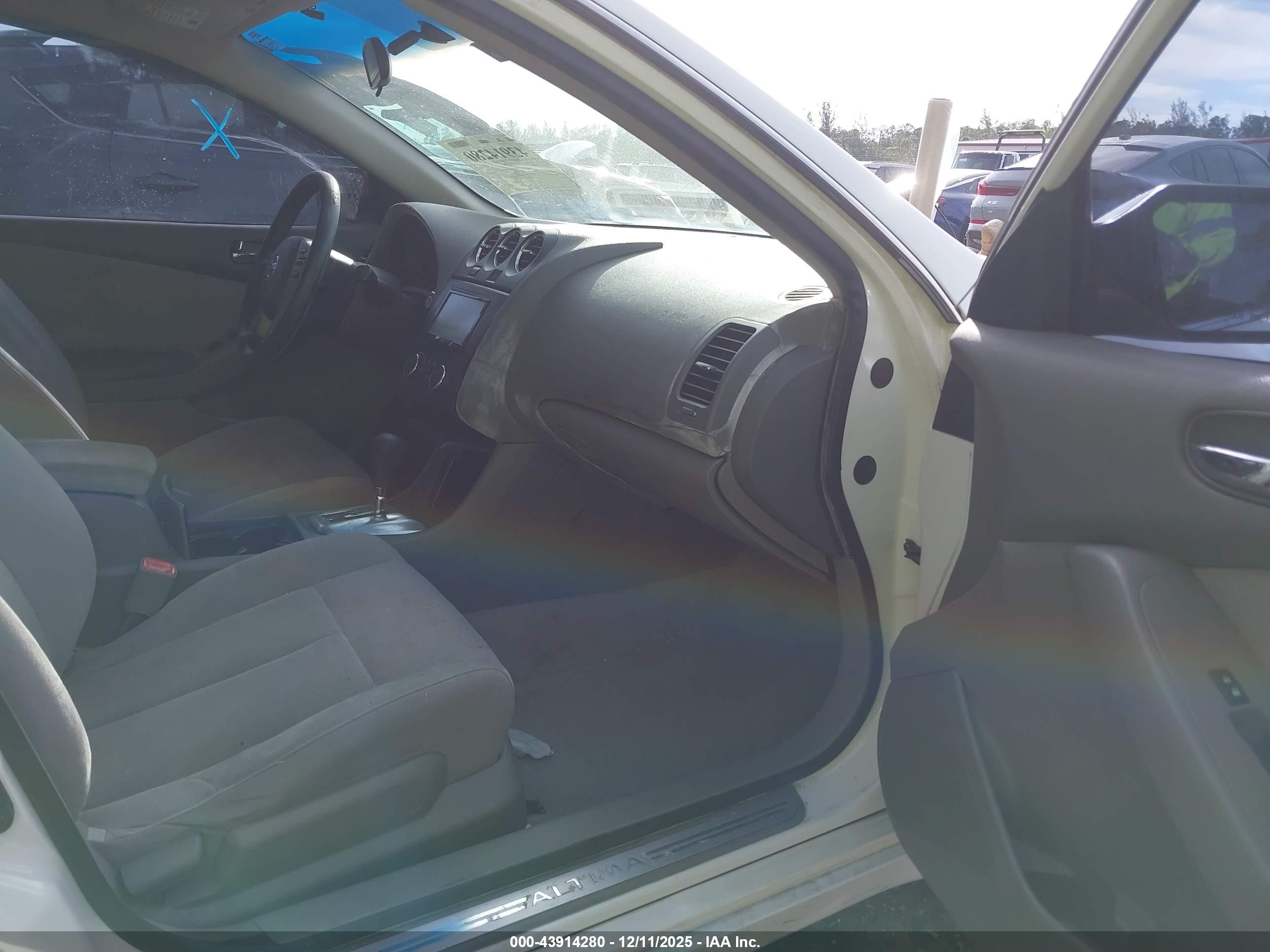 NISSAN ALTIMA image 5