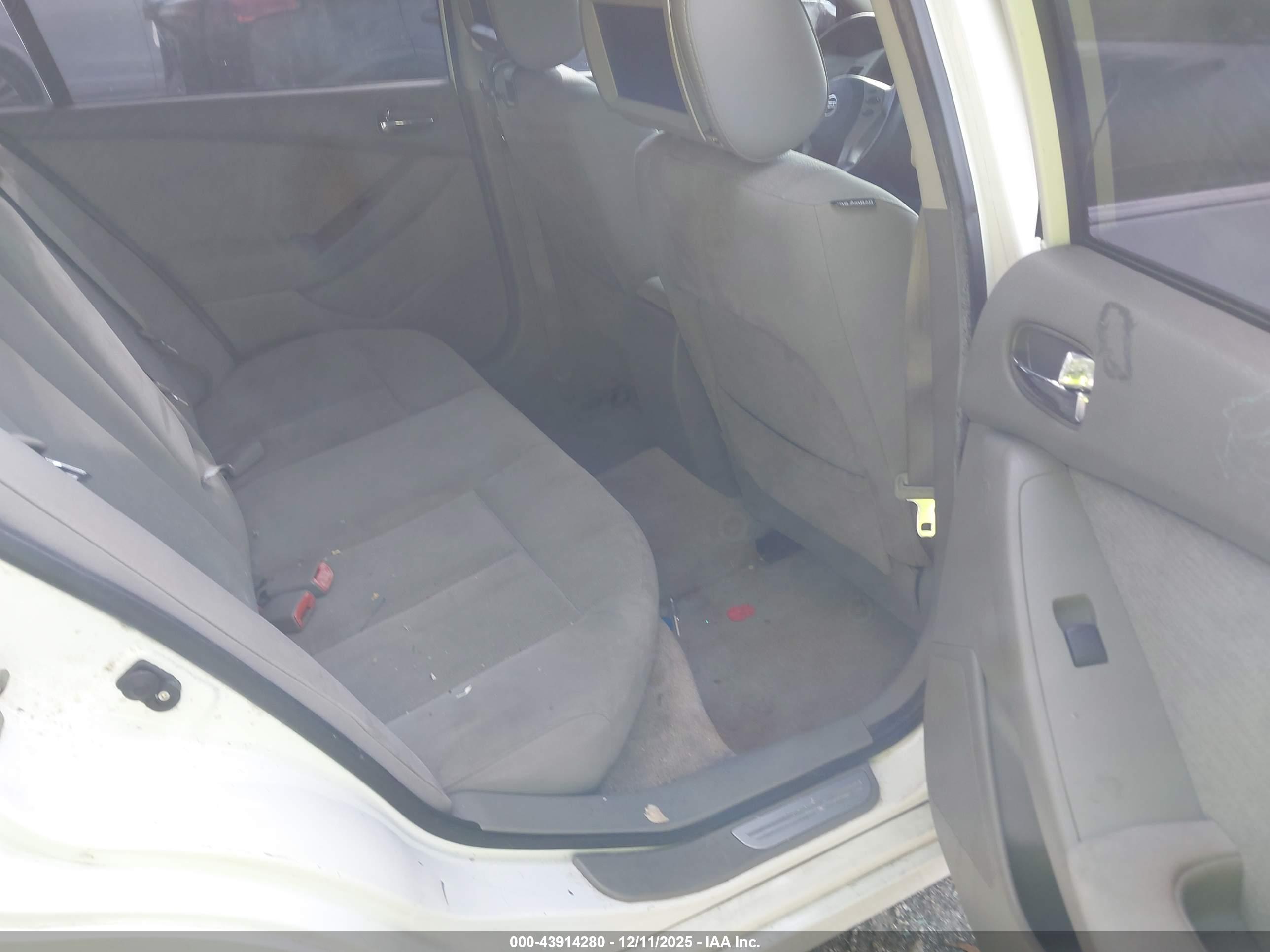 NISSAN ALTIMA image 8