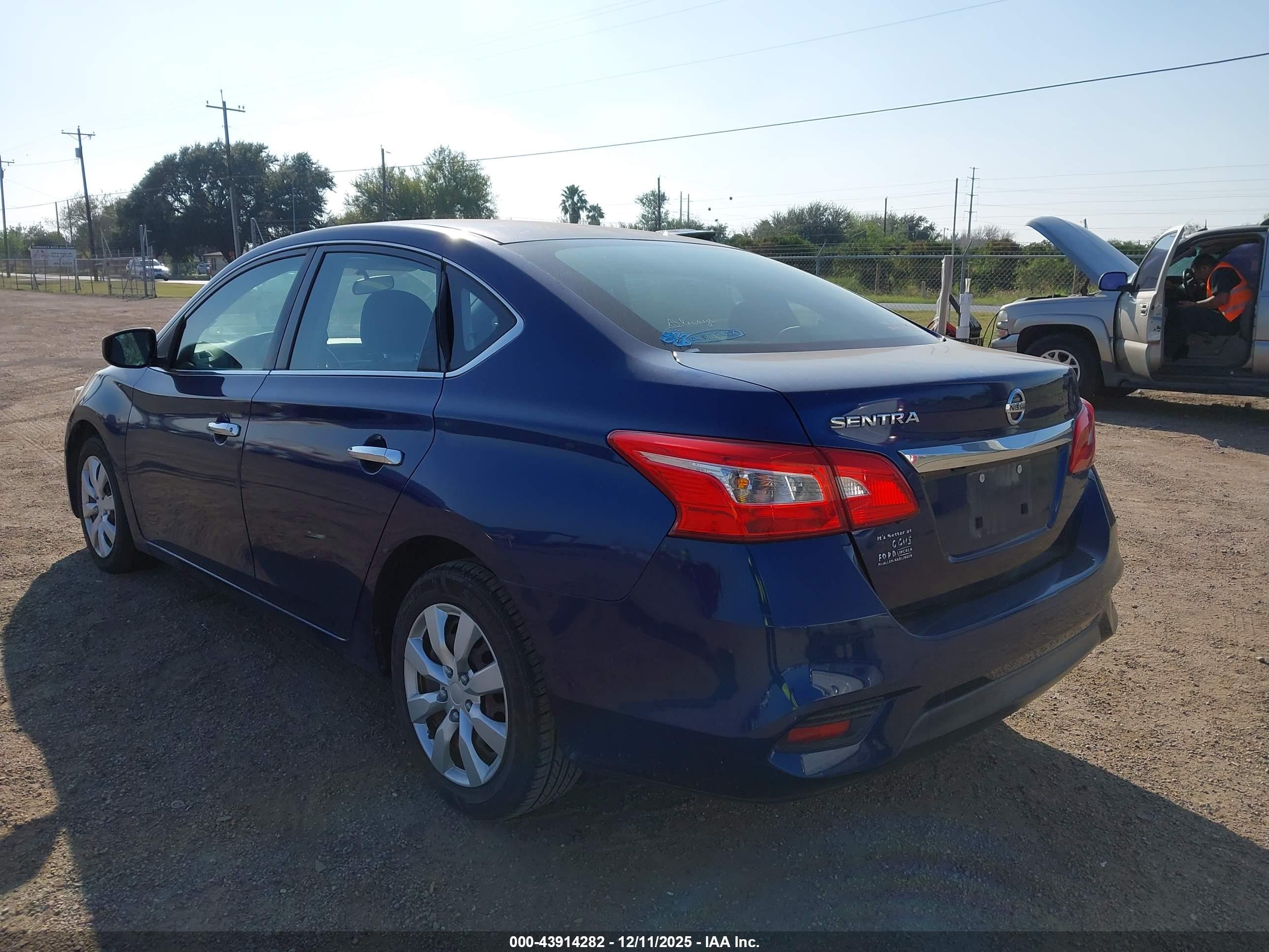 NISSAN SENTRA image 3