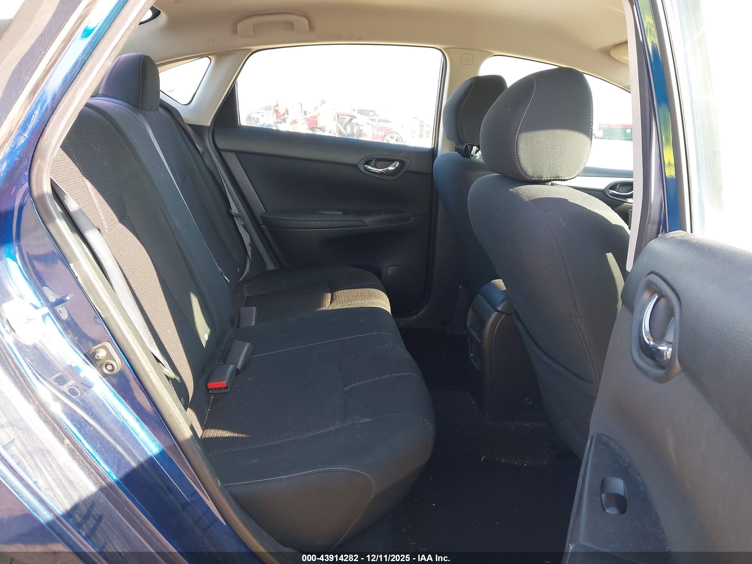 NISSAN SENTRA image 8