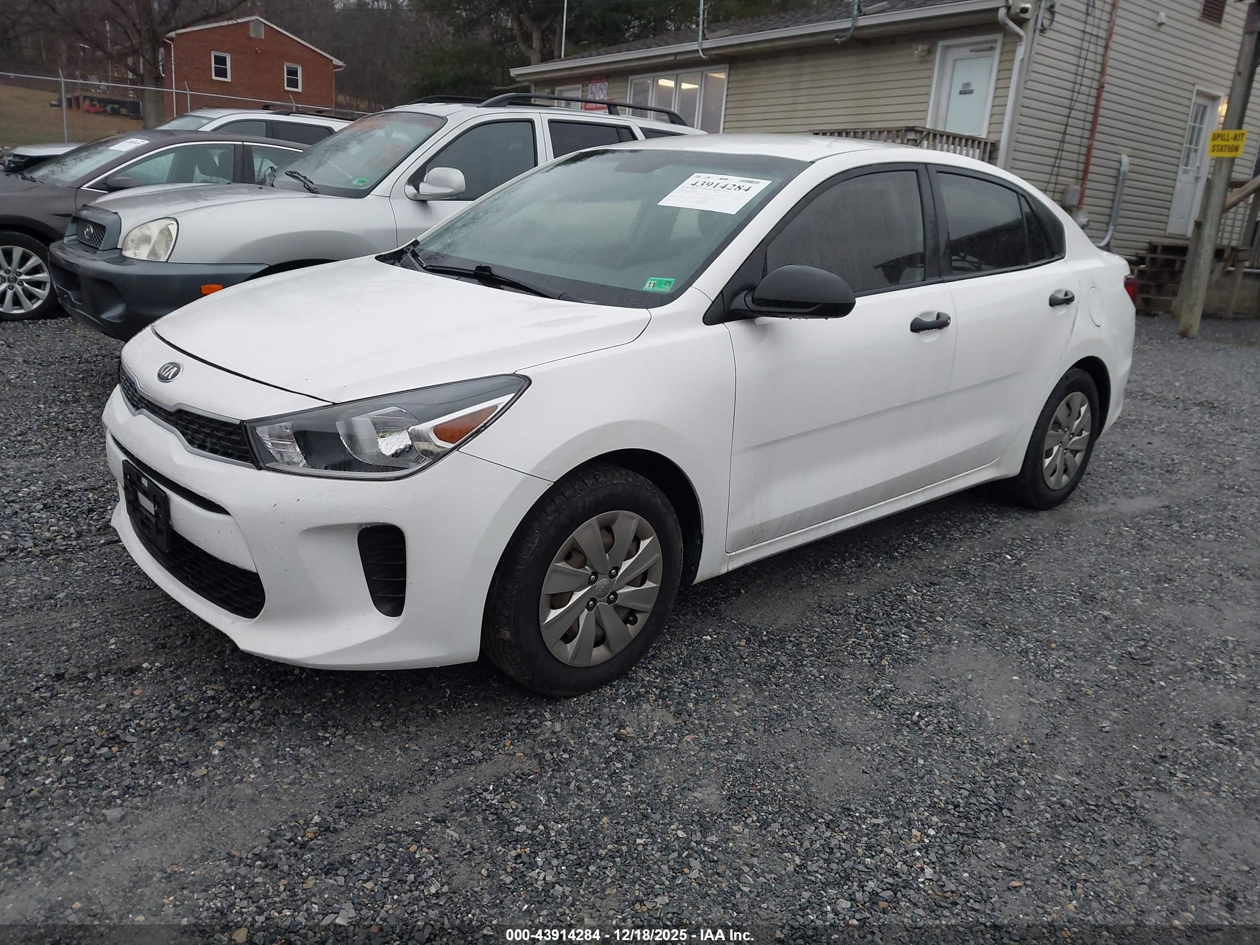 KIA RIO image 2