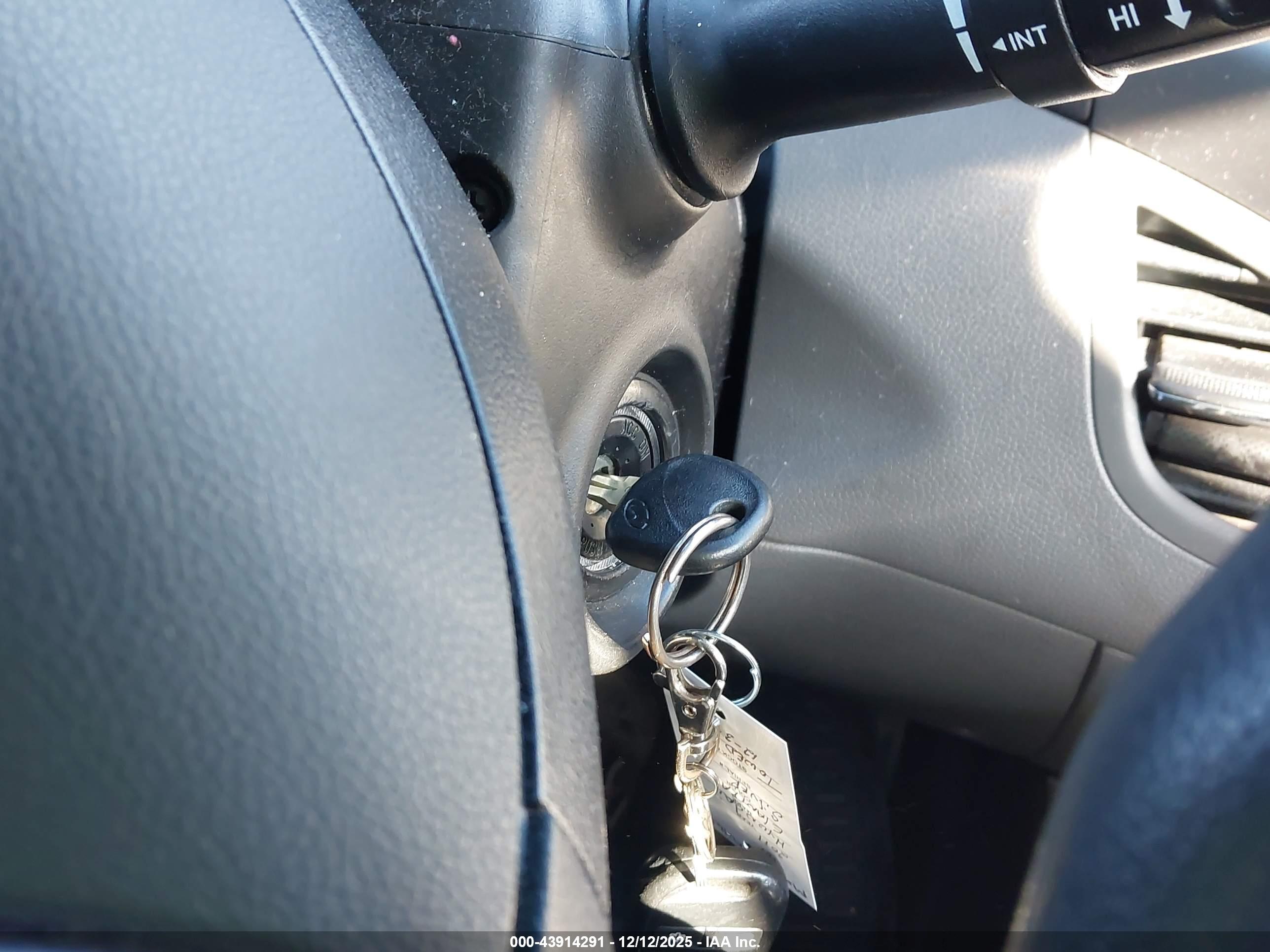 HYUNDAI ELANTRA image 11