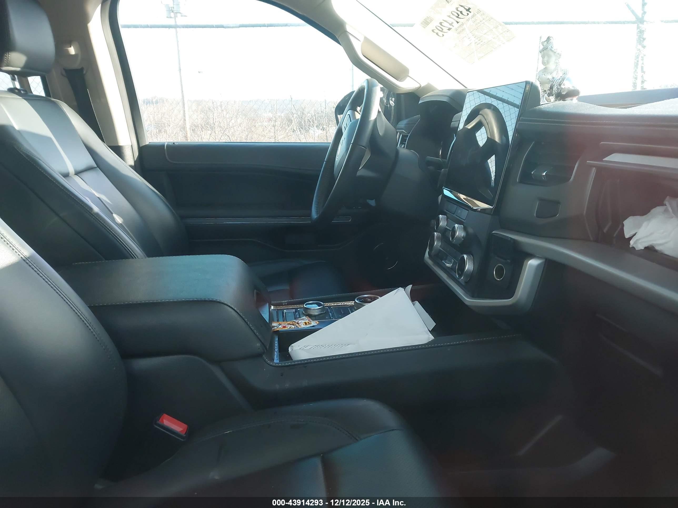 FORD EXPEDITION image 5
