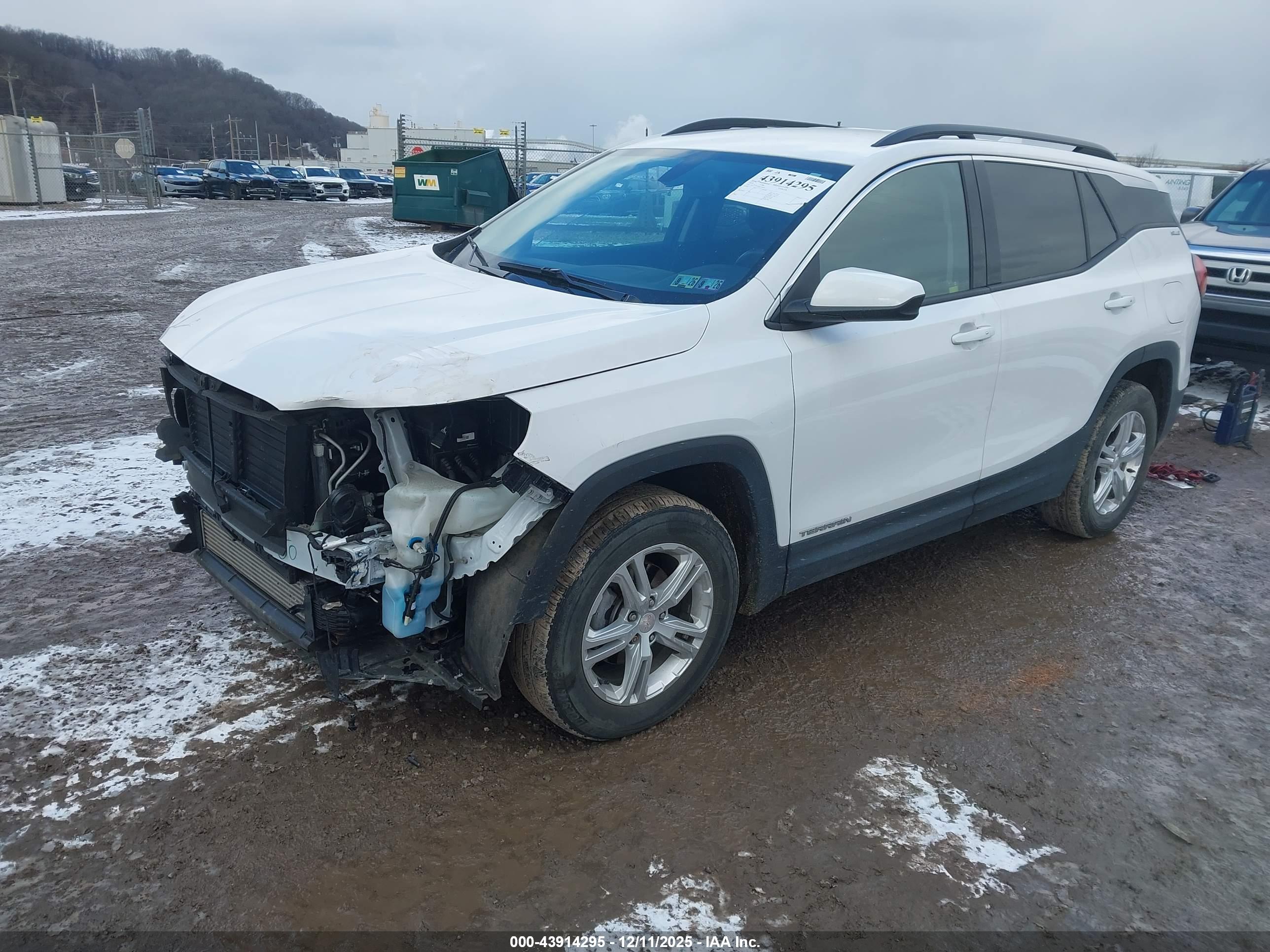 GMC TERRAIN image 2