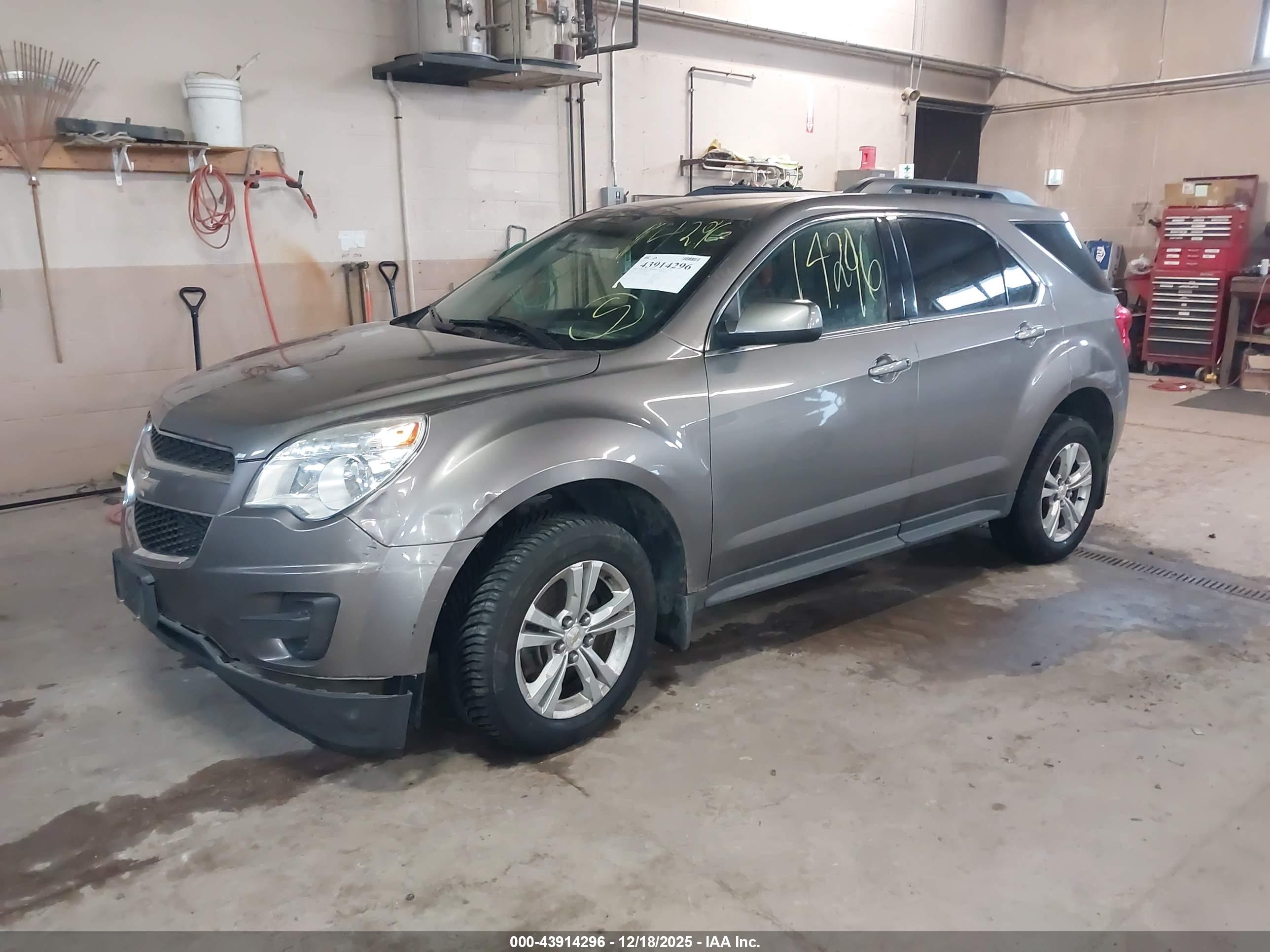 CHEVROLET EQUINOX image 2