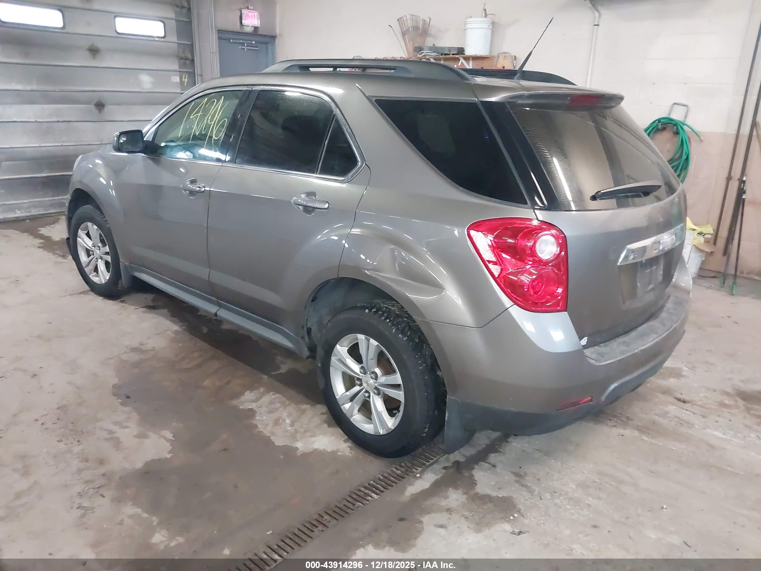 CHEVROLET EQUINOX image 3