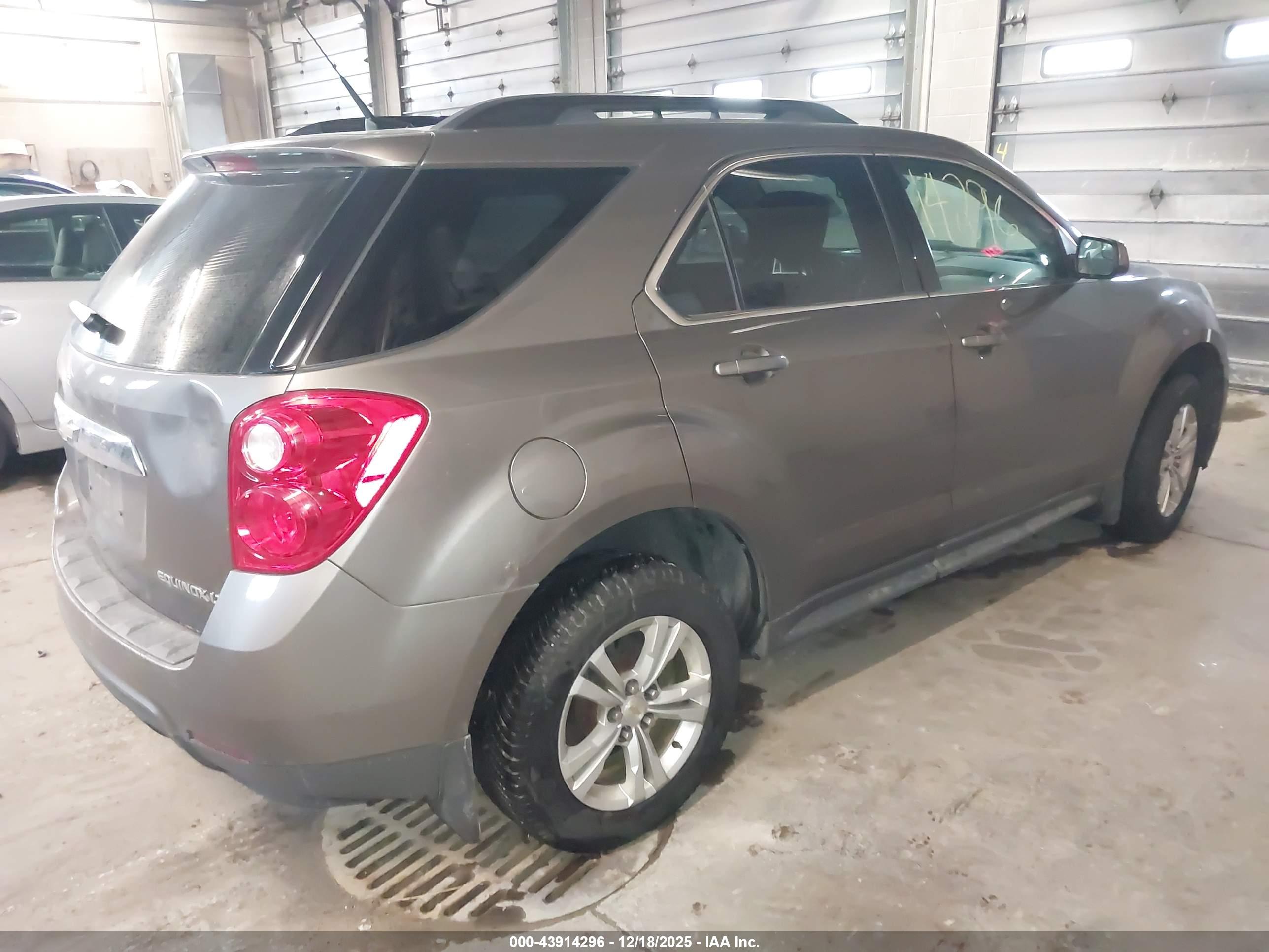CHEVROLET EQUINOX image 4