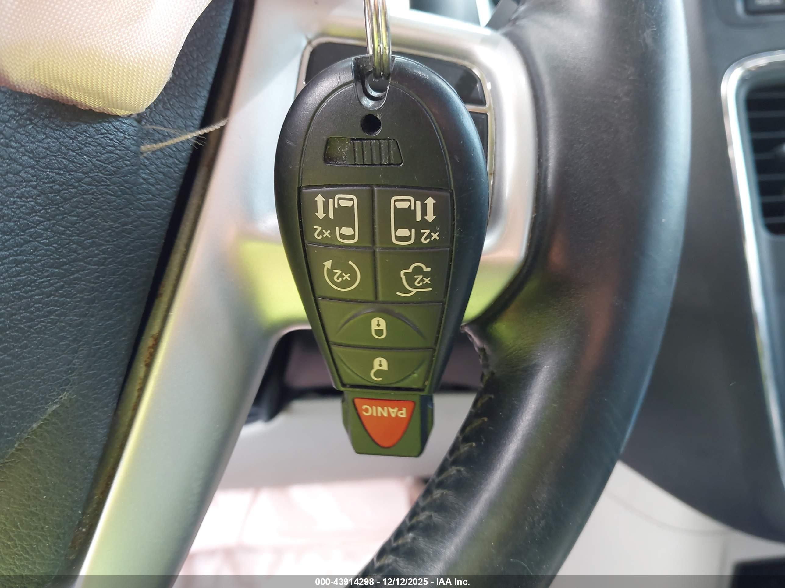 CHRYSLER TOWN image 11