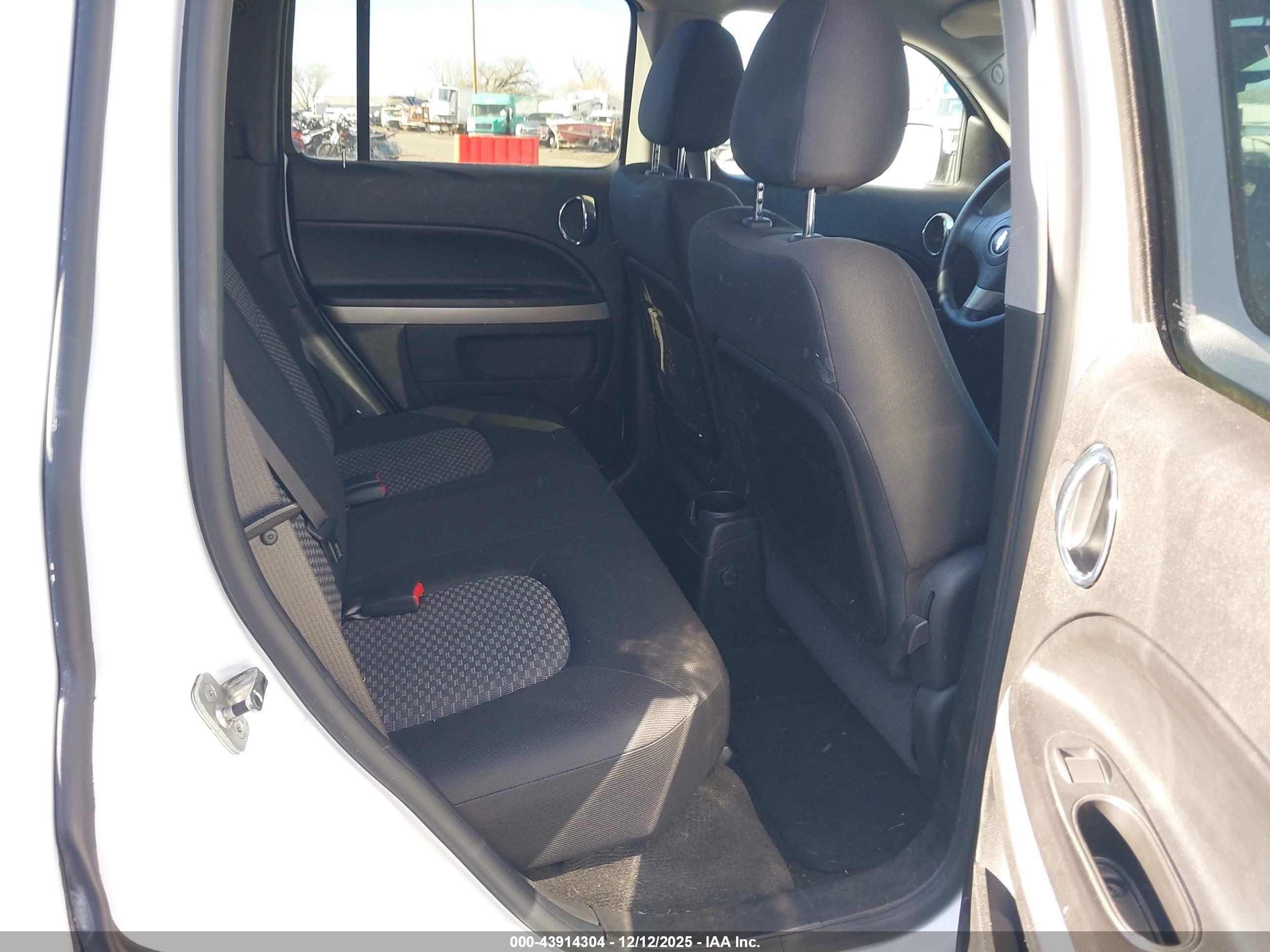 CHEVROLET HHR image 8