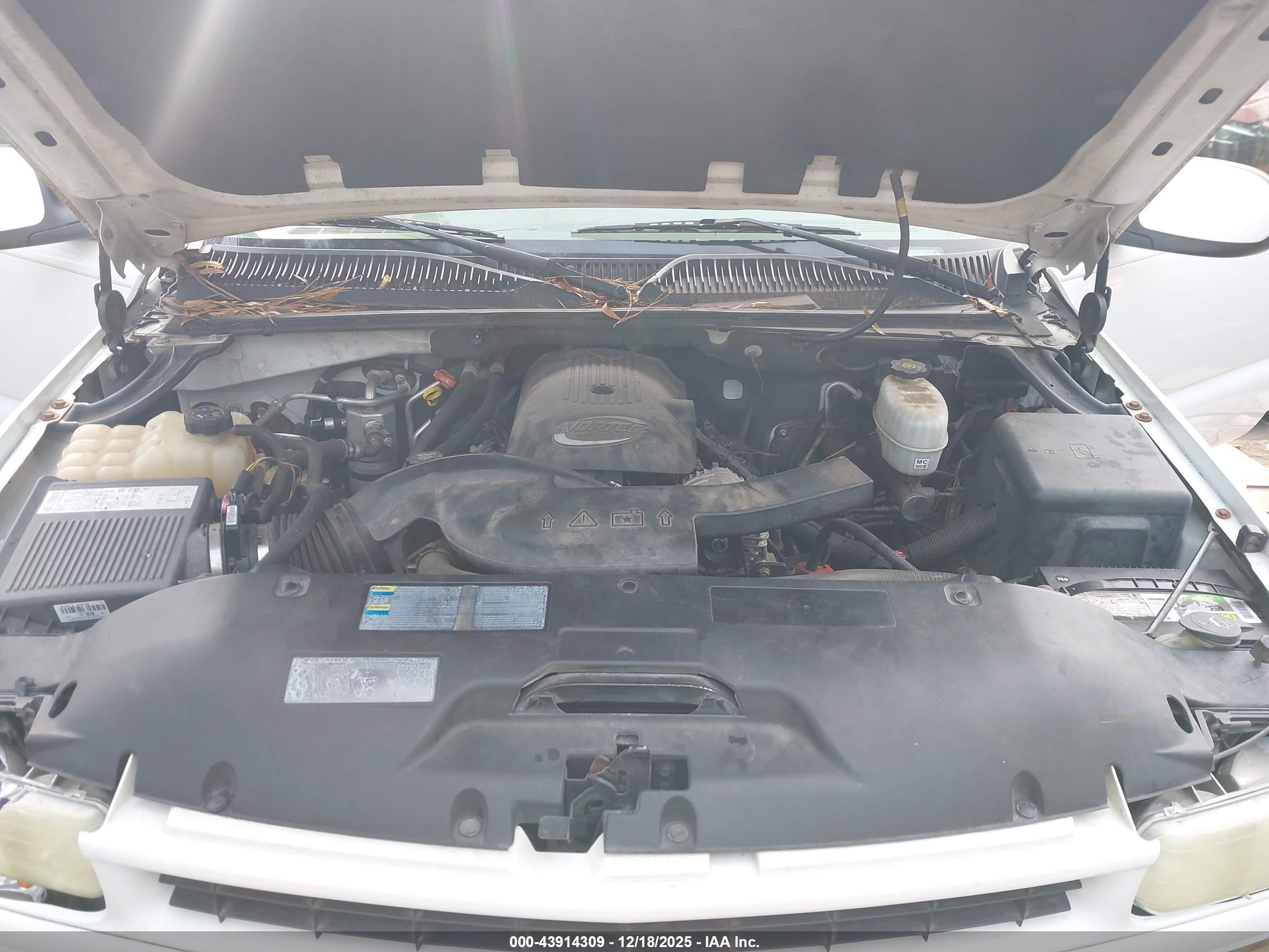 CHEVROLET TAHOE image 10