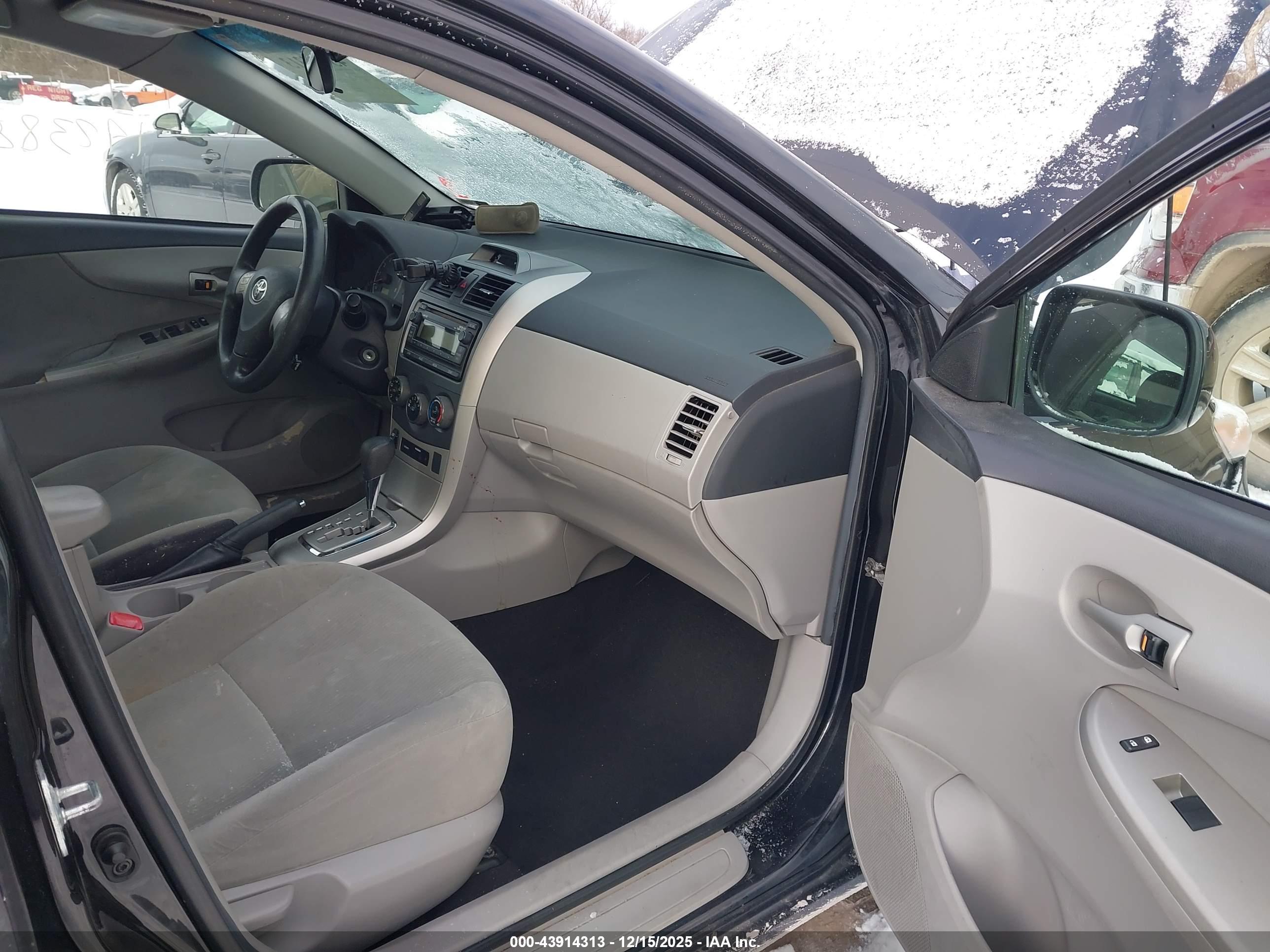 TOYOTA COROLLA image 5