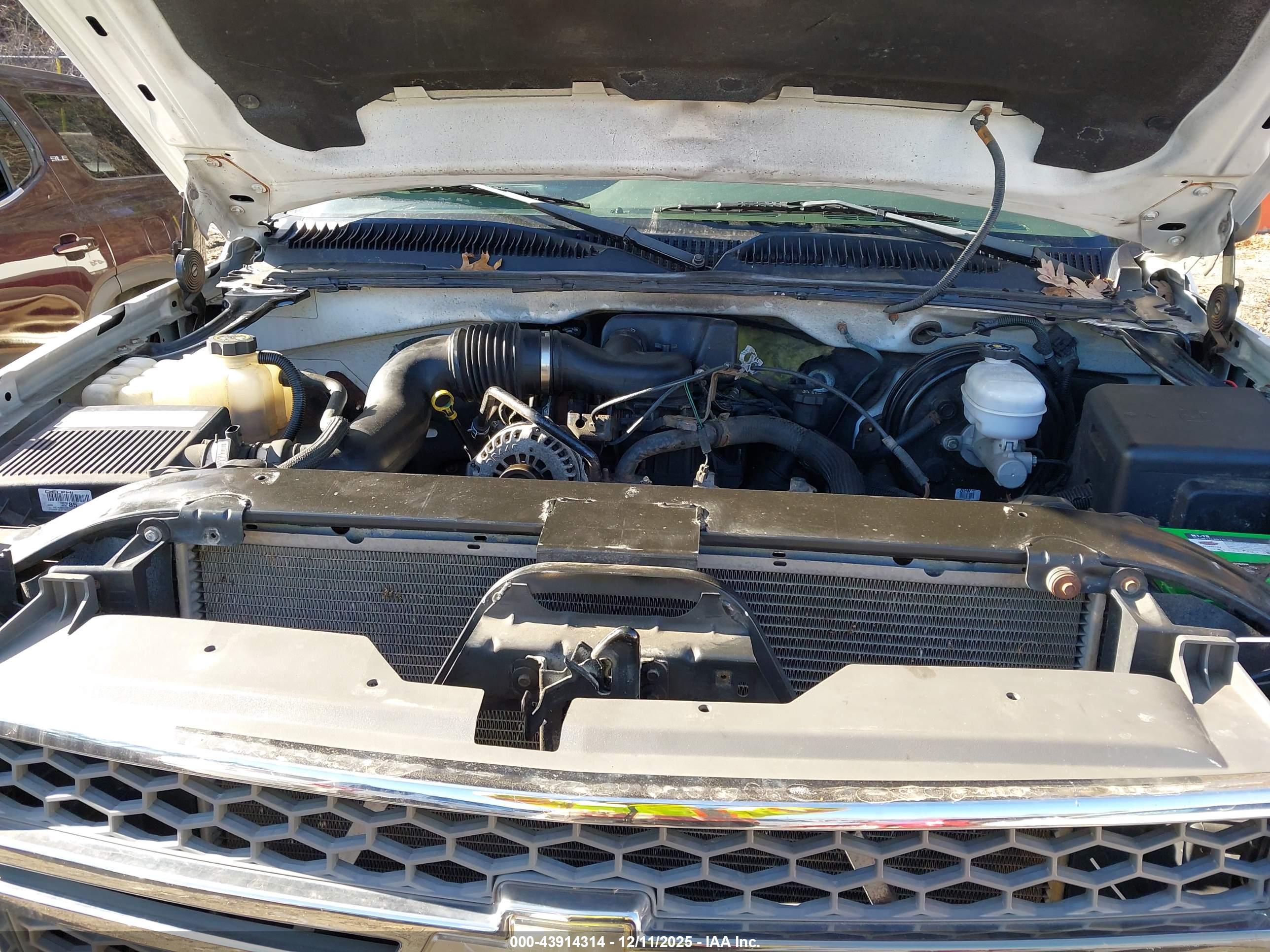 CHEVROLET SILVERADO image 10
