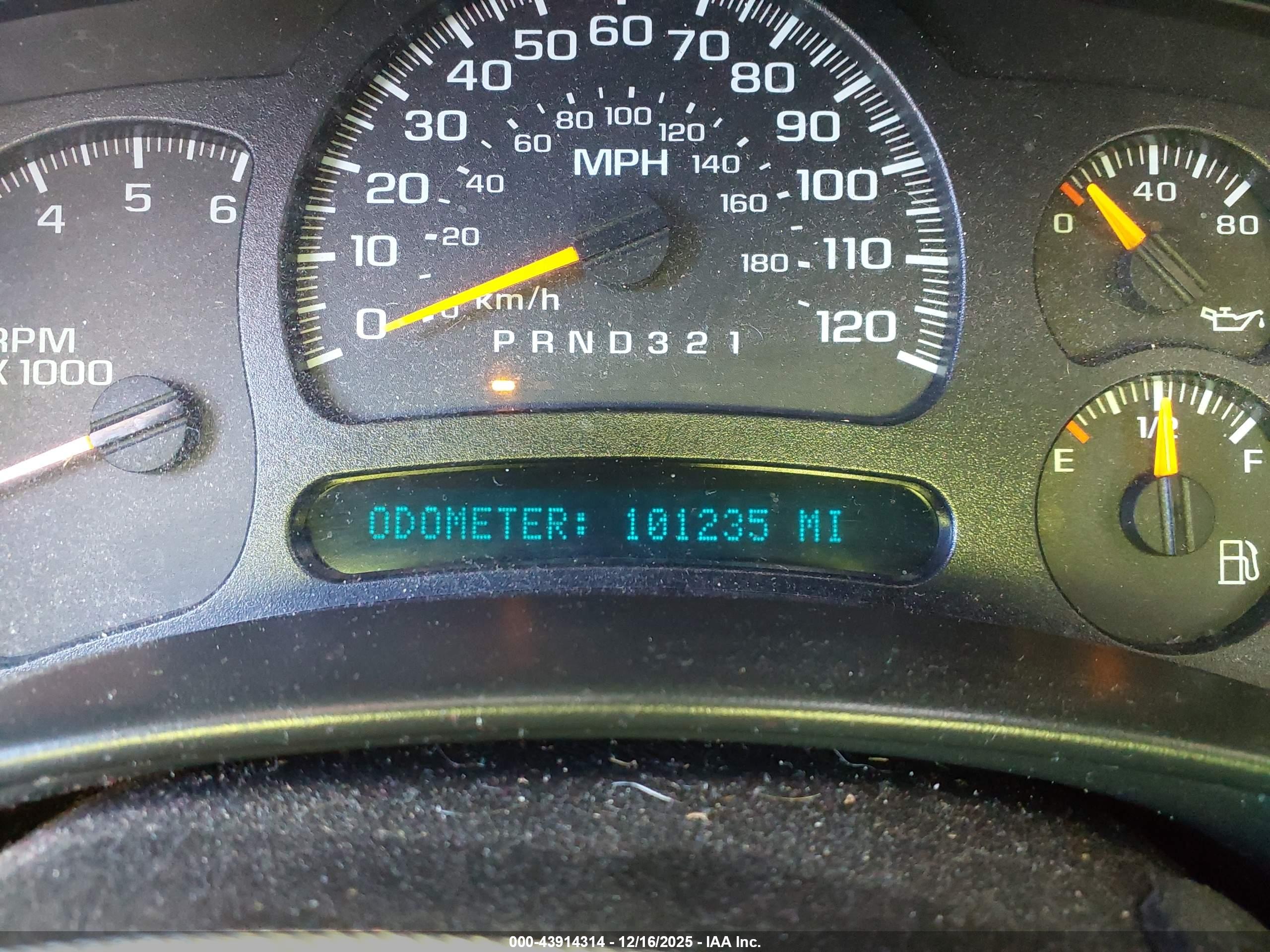 CHEVROLET SILVERADO image 7