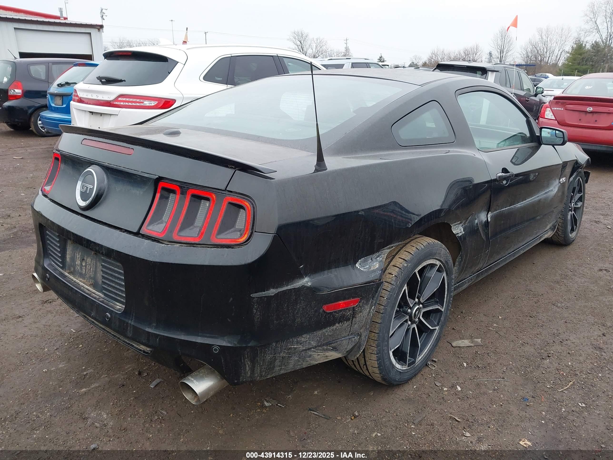 FORD MUSTANG image 4