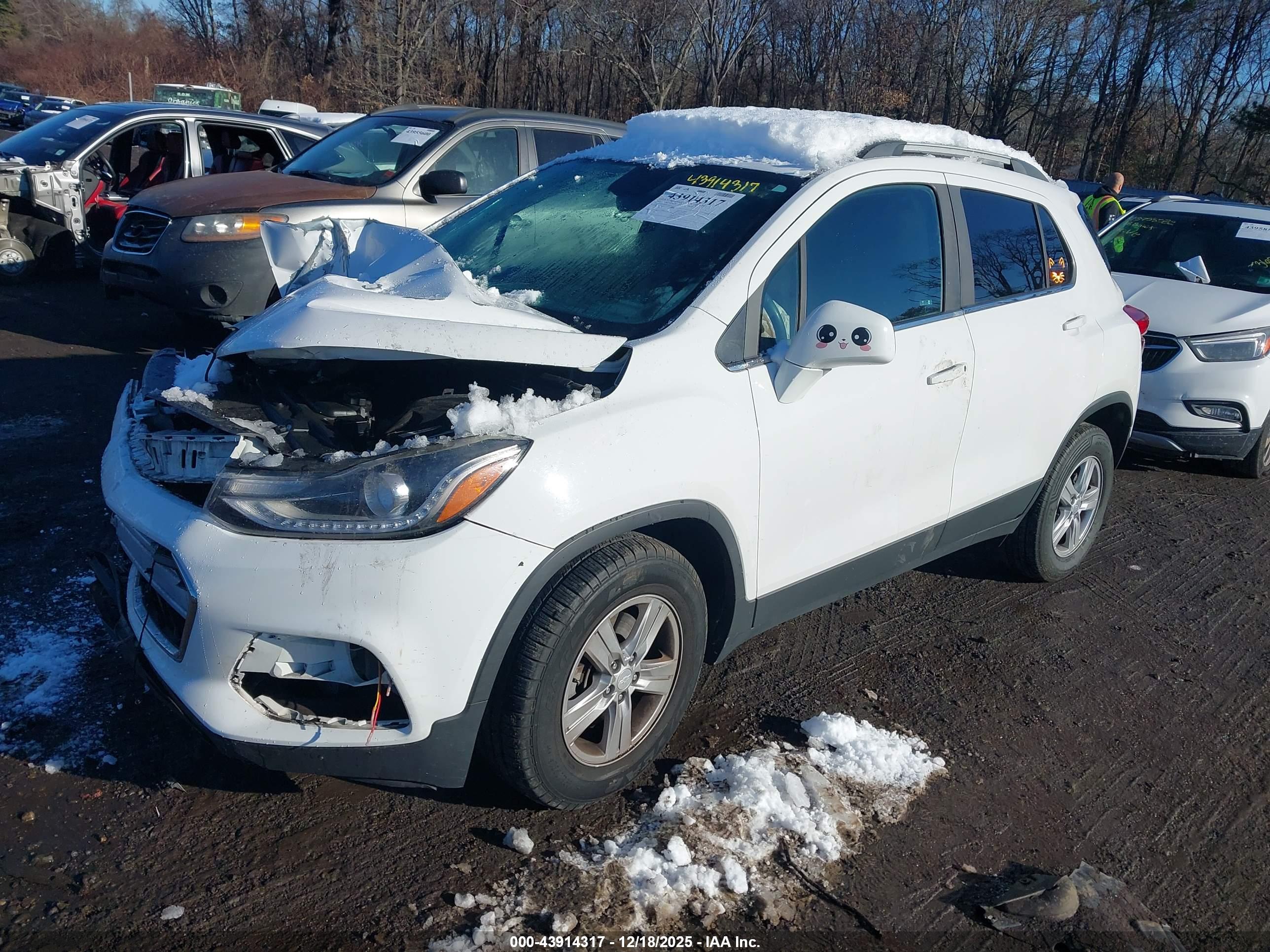 CHEVROLET TRAX image 2