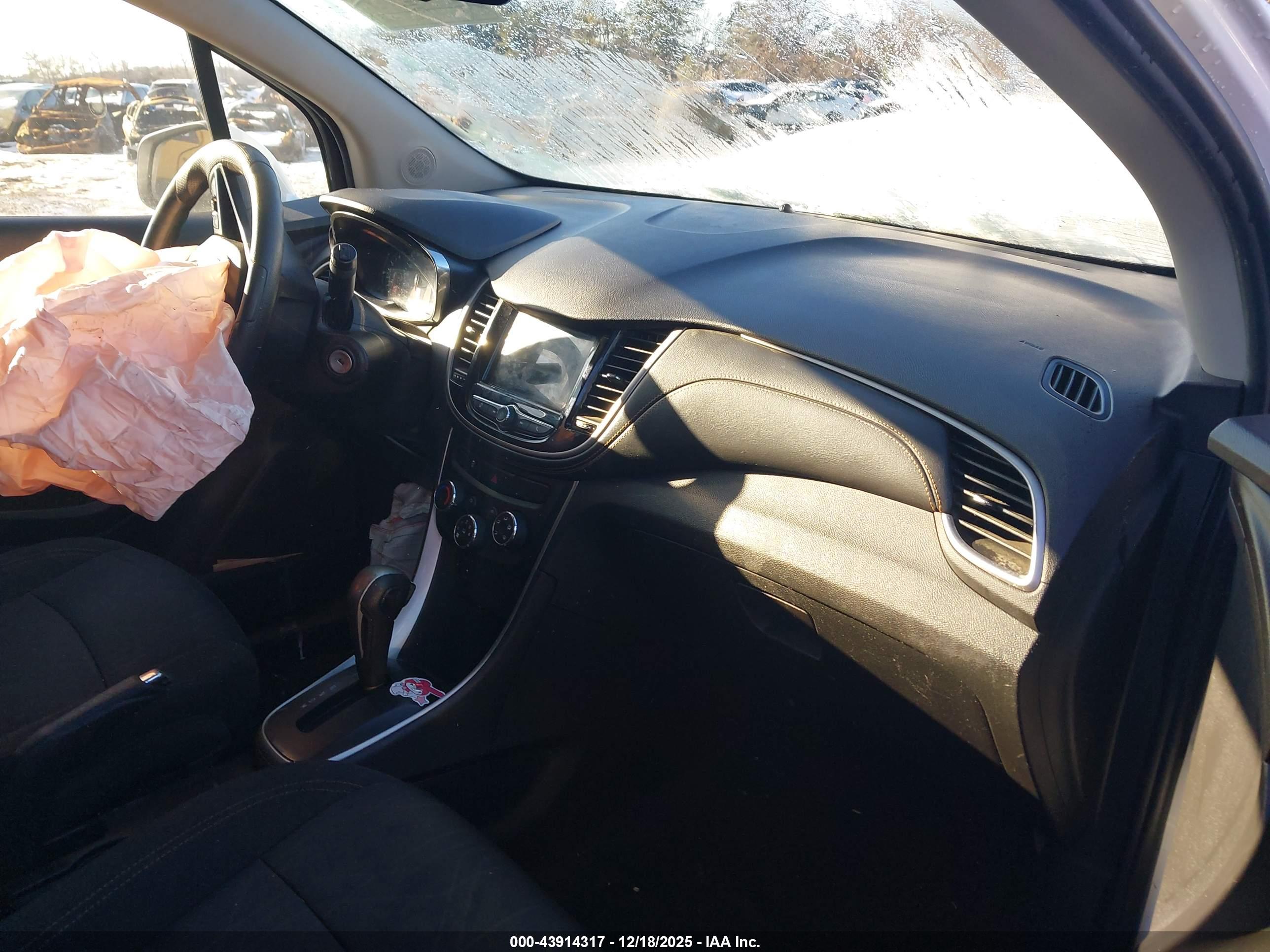 CHEVROLET TRAX image 5