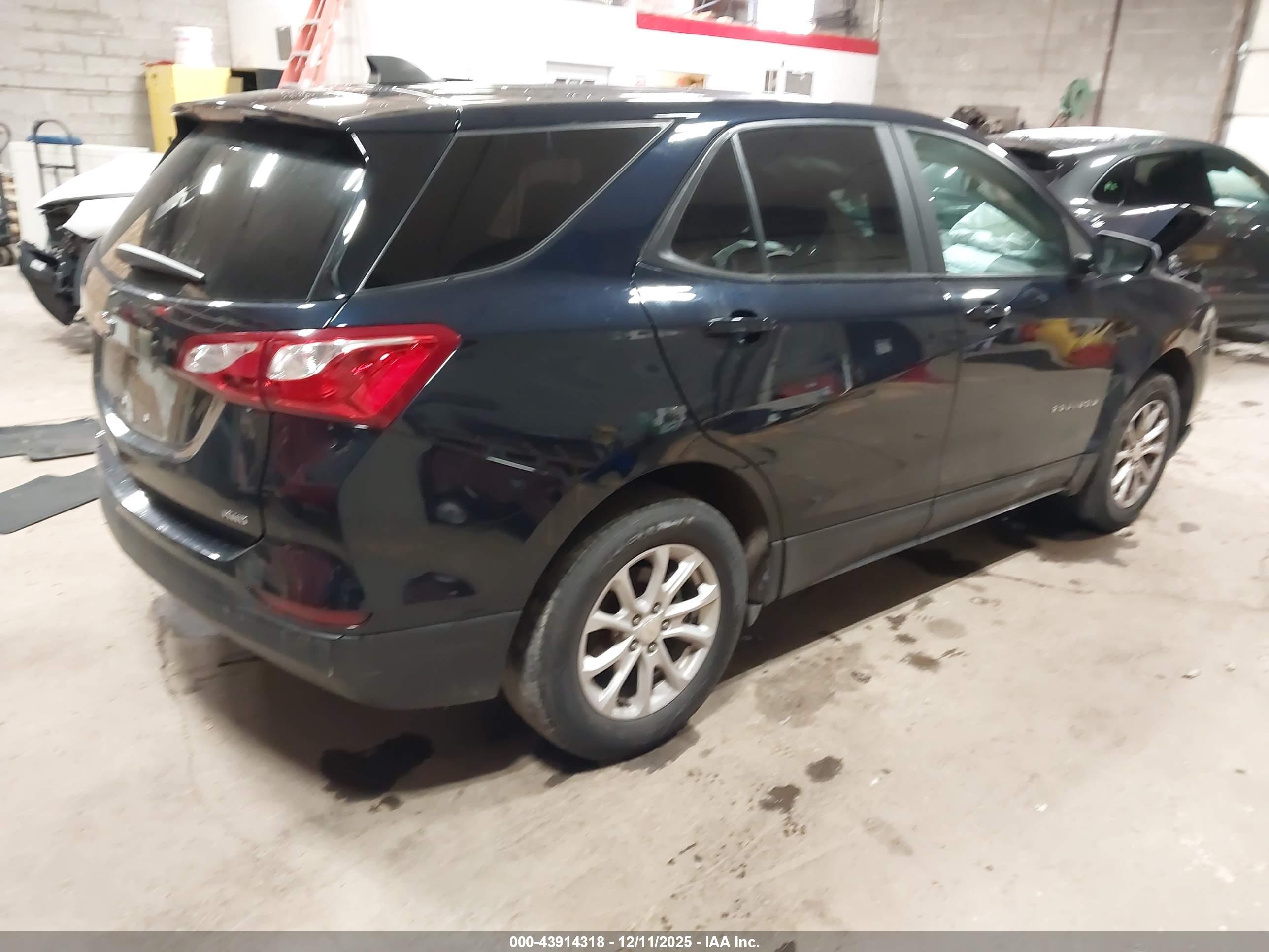 CHEVROLET EQUINOX image 4