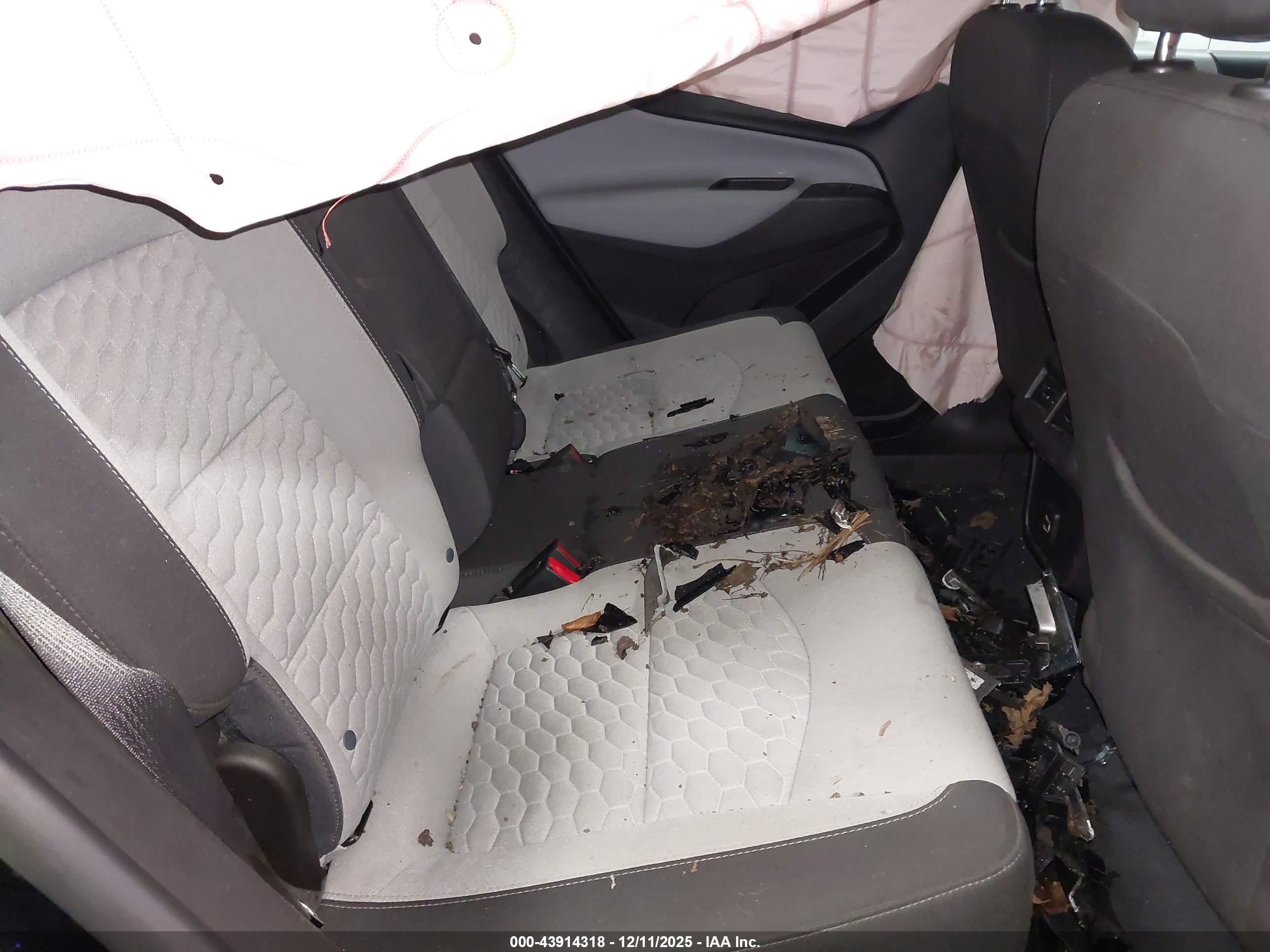 CHEVROLET EQUINOX image 8