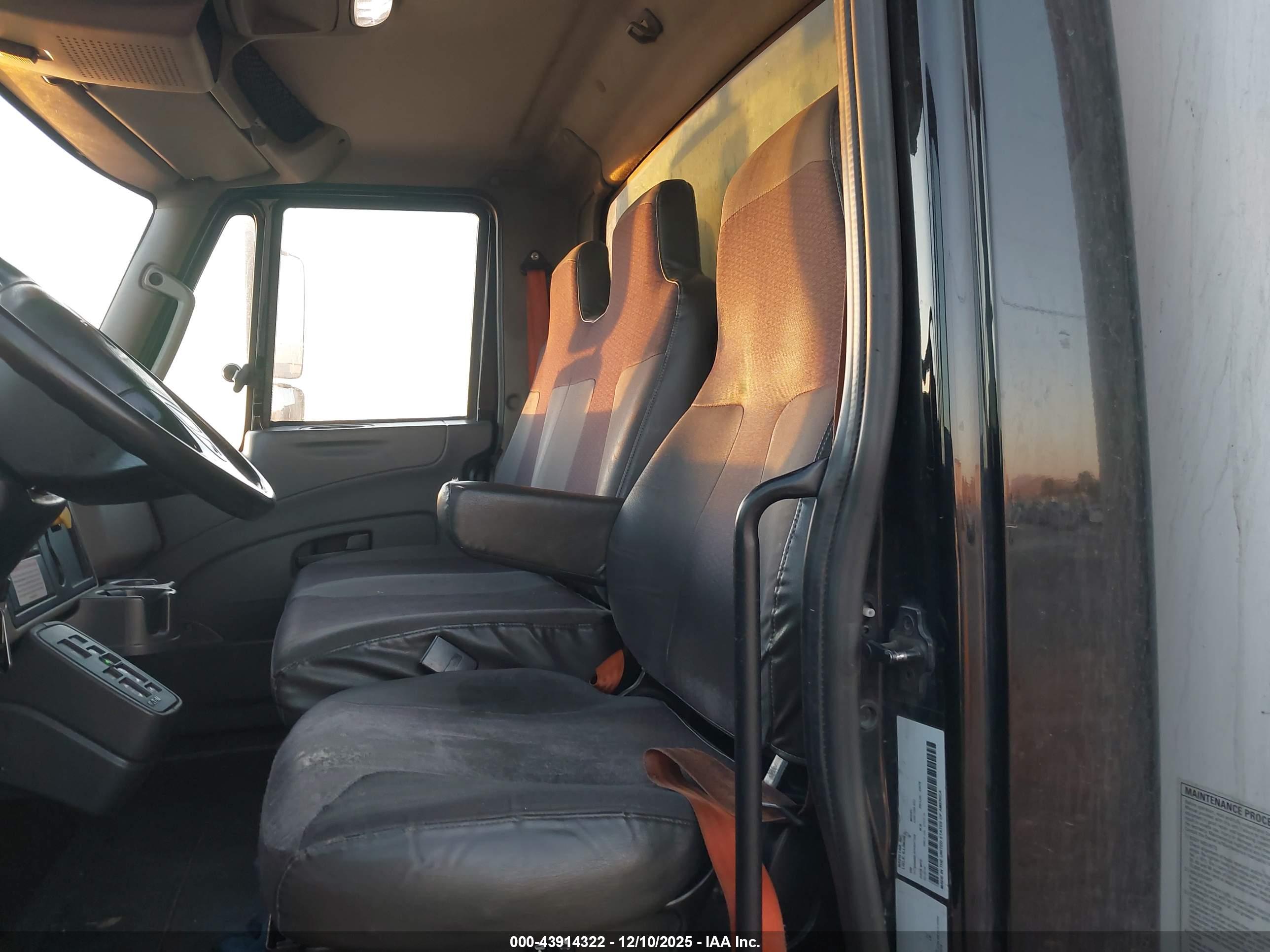 INTERNATIONAL DURASTAR image 8