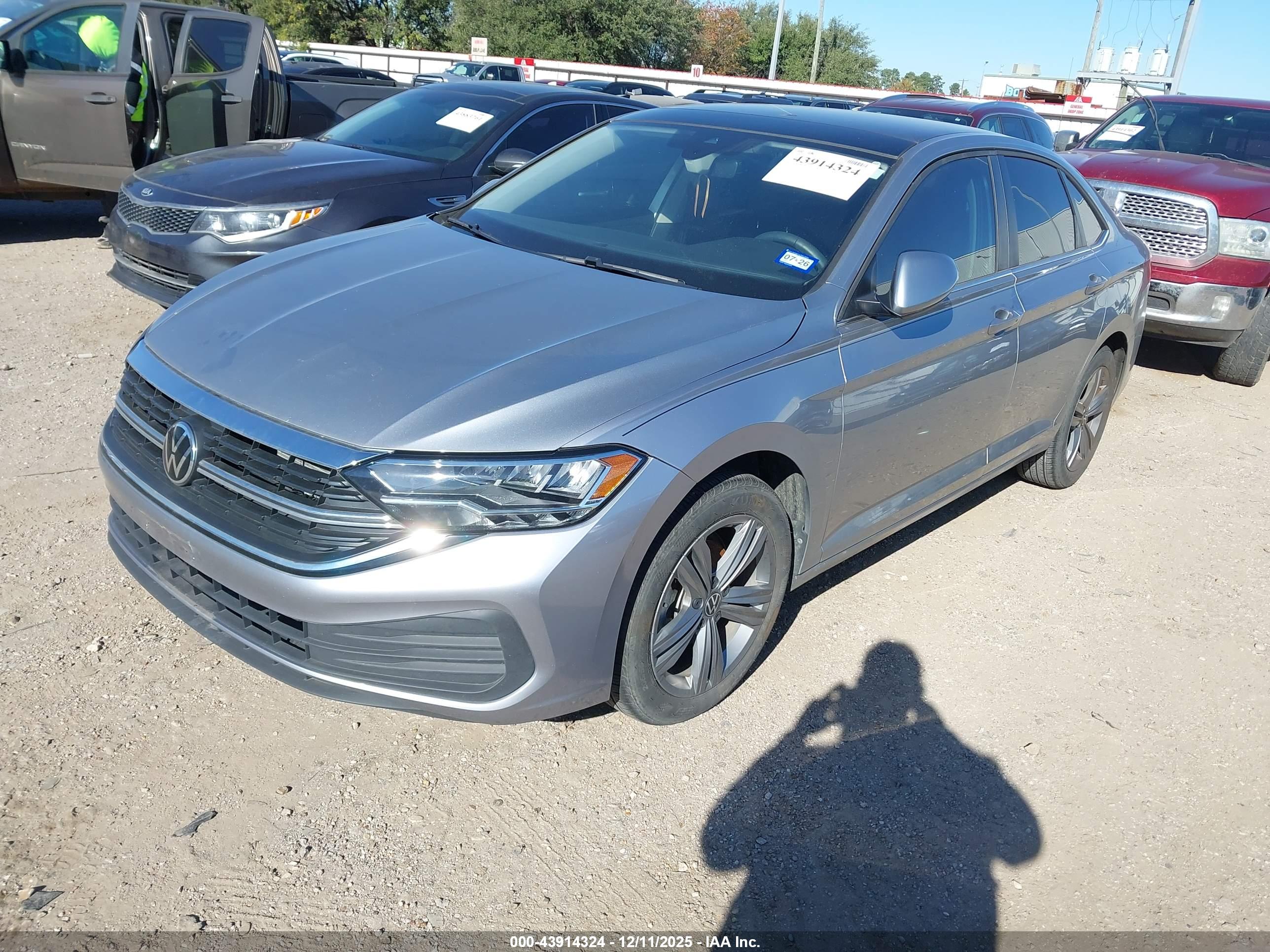 VOLKSWAGEN JETTA image 2