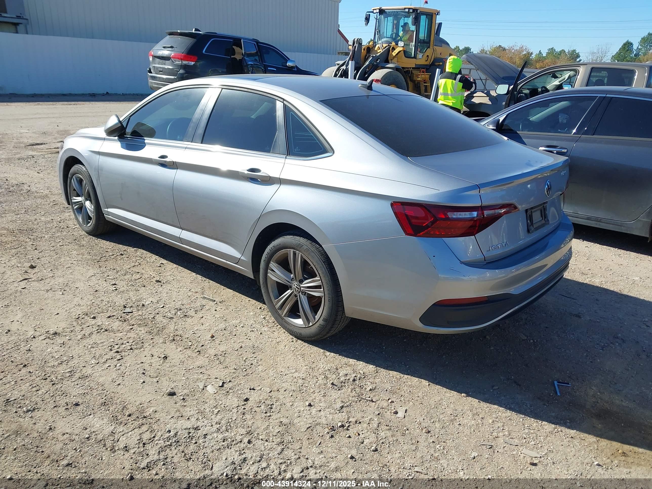 VOLKSWAGEN JETTA image 3