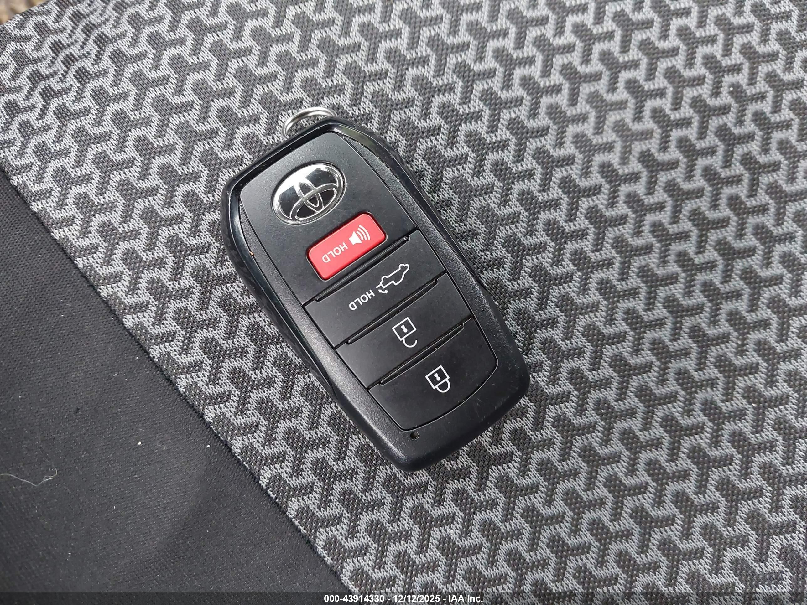 TOYOTA TACOMA image 11