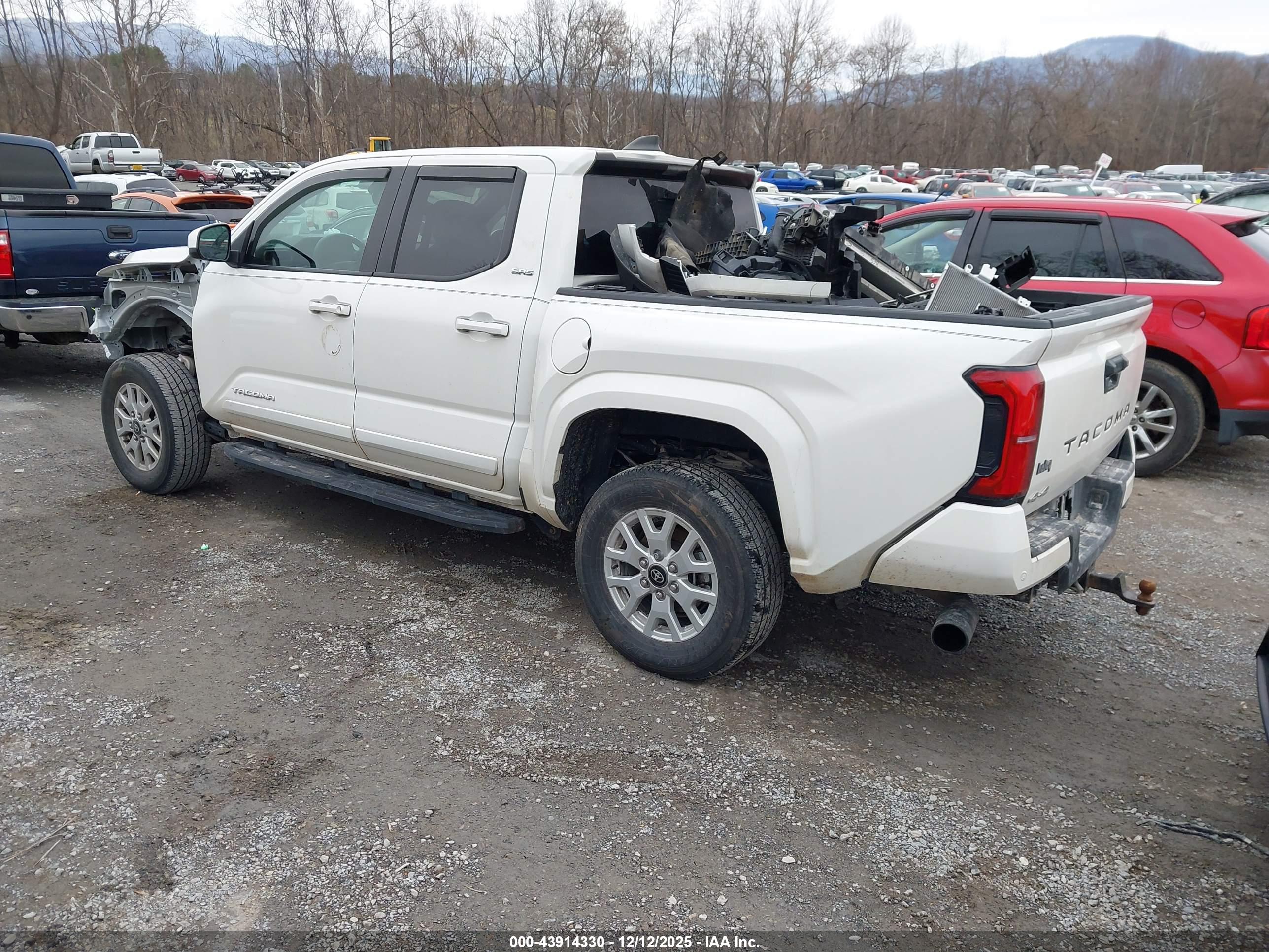 TOYOTA TACOMA image 3